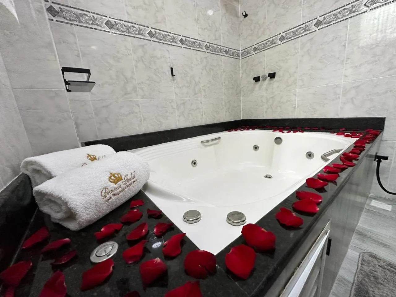 Hot Tub in Princesa Isabel Pousada e Hotel – Dom Pedro