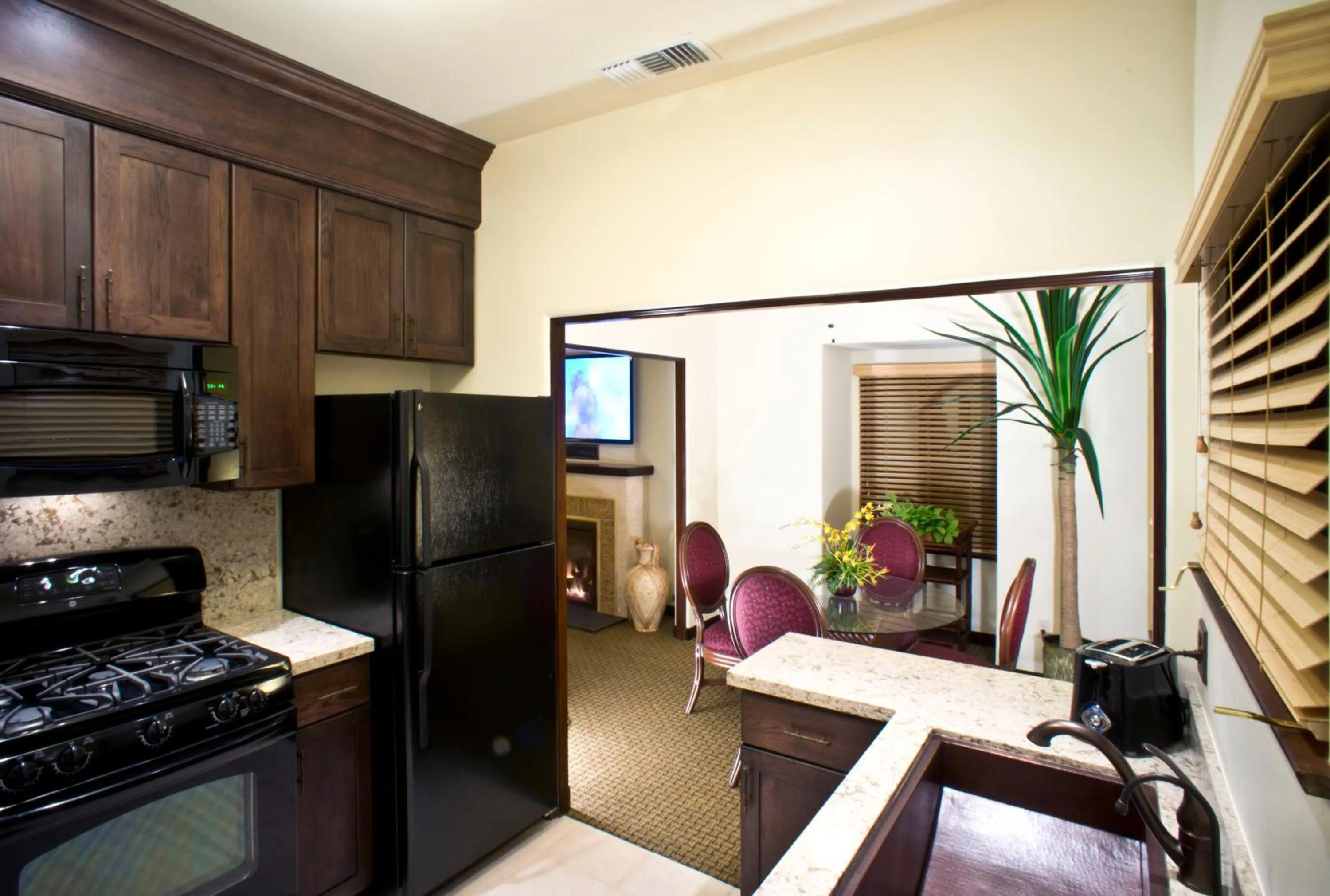 TV and multimedia in Pantai Inn