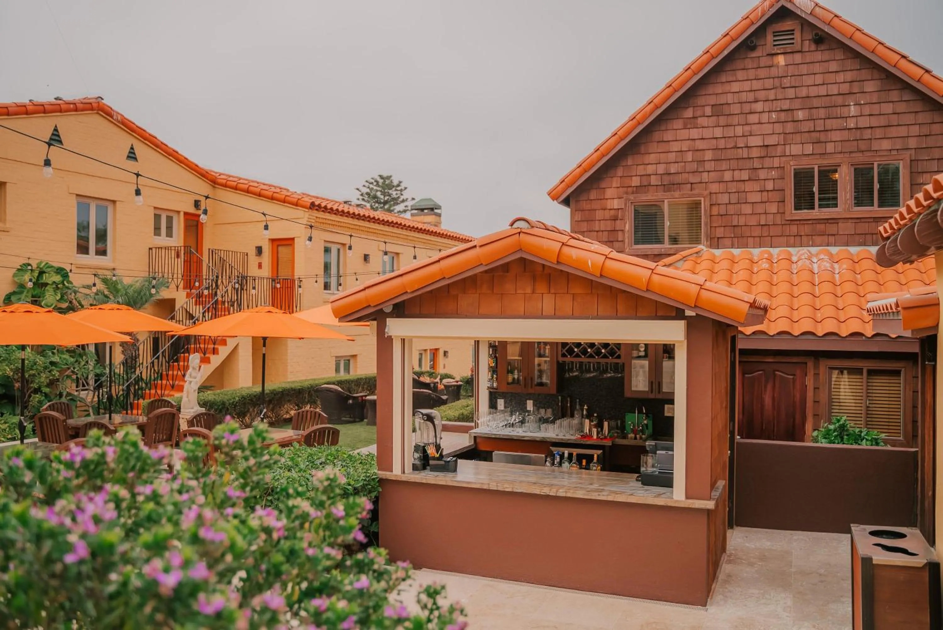 Lounge or bar in Pantai Inn