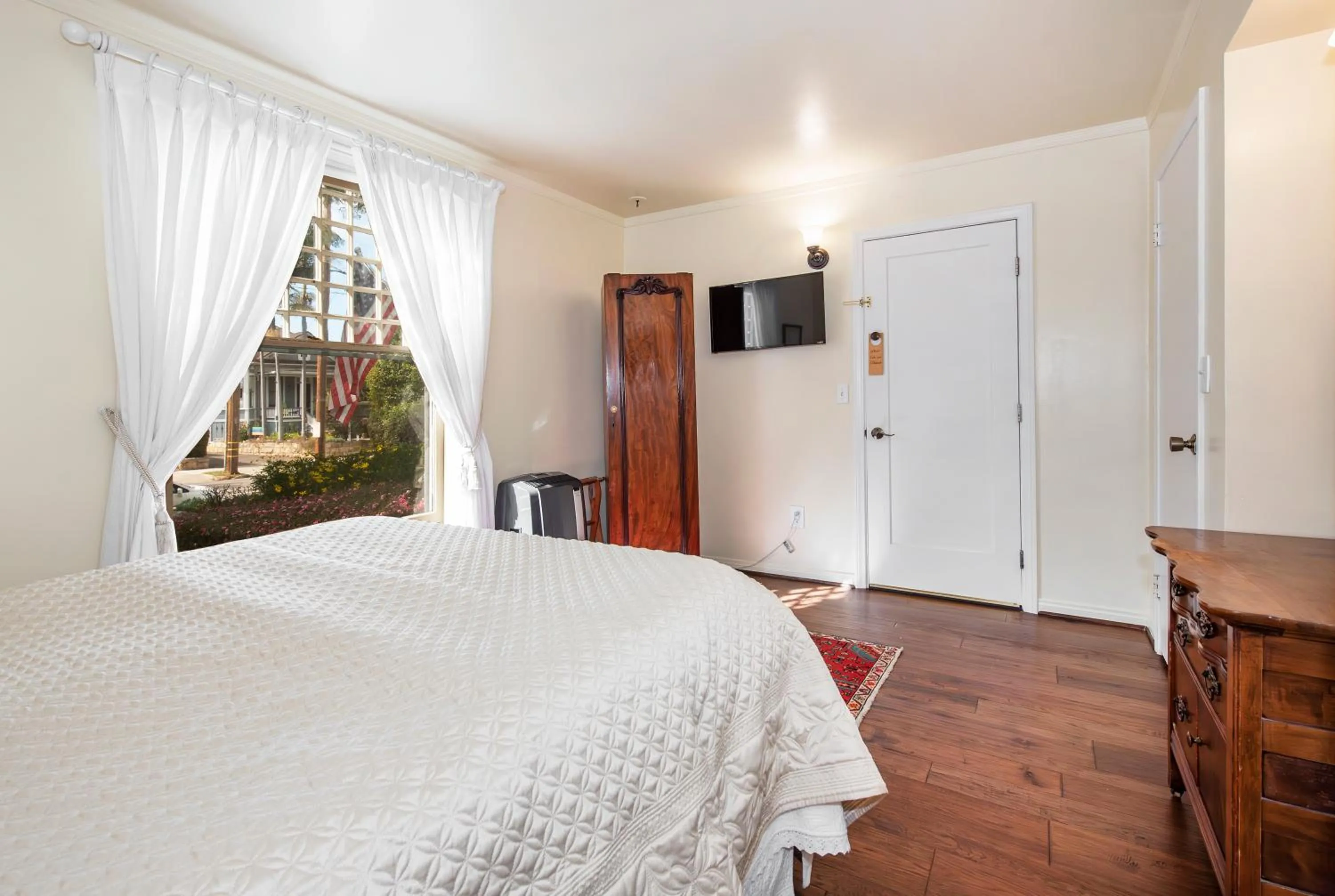 Bedroom, Bed in Bath Street Inn