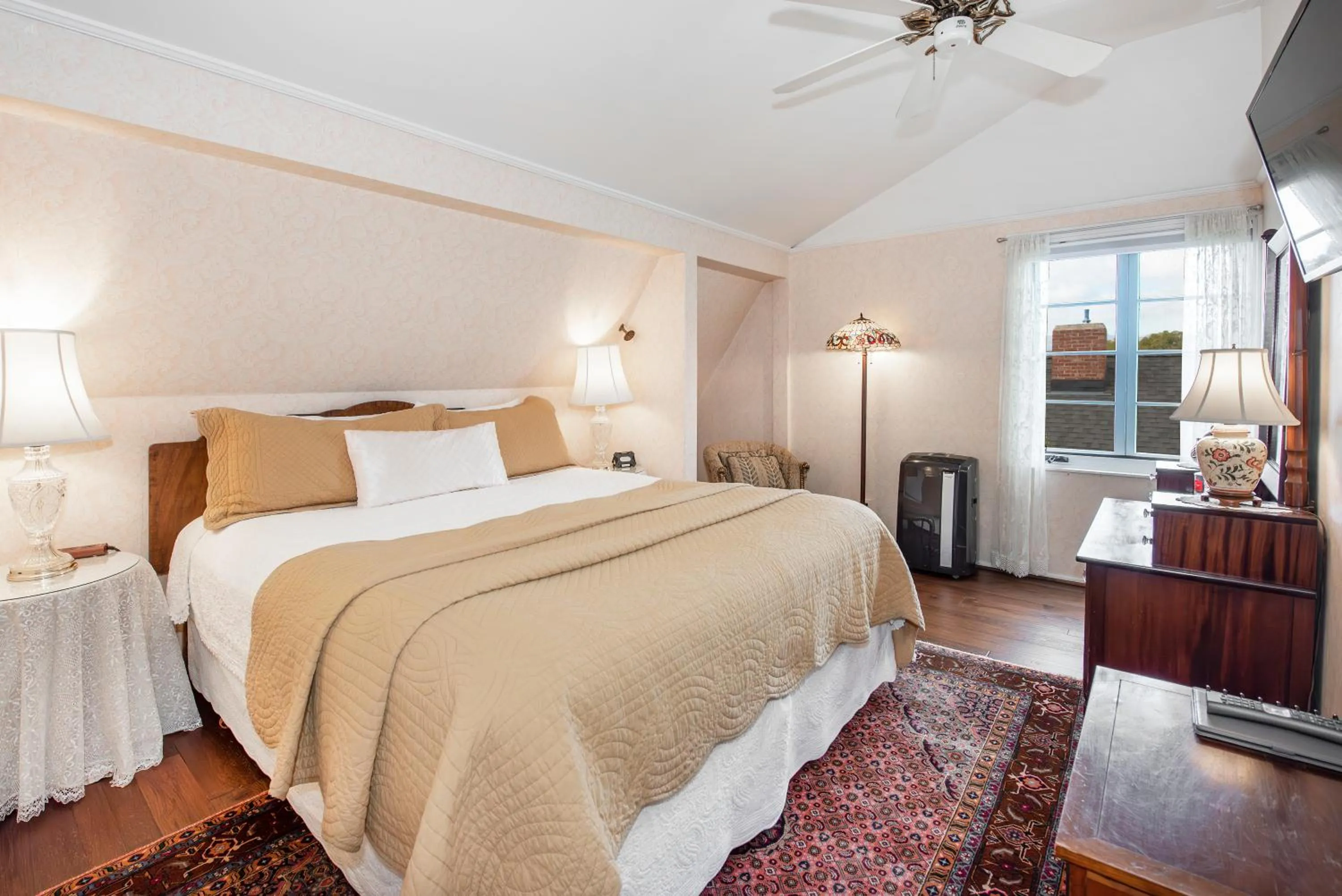 Bedroom, Bed in Bath Street Inn