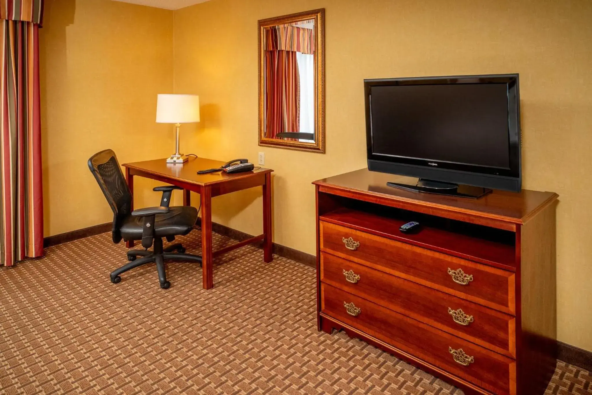 Suite with Two Beds - Non-Smoking in Holiday Inn Express and Suites Hazard by IHG Suite with Two Beds - Non-Smoking in Holiday Inn Express and Suites Hazard by IHG
