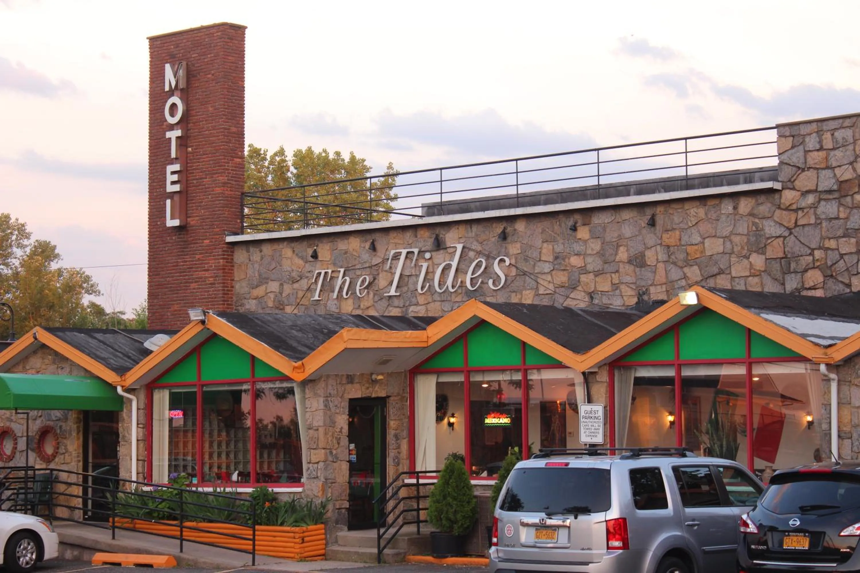 Property building in The Tides Motor Inn