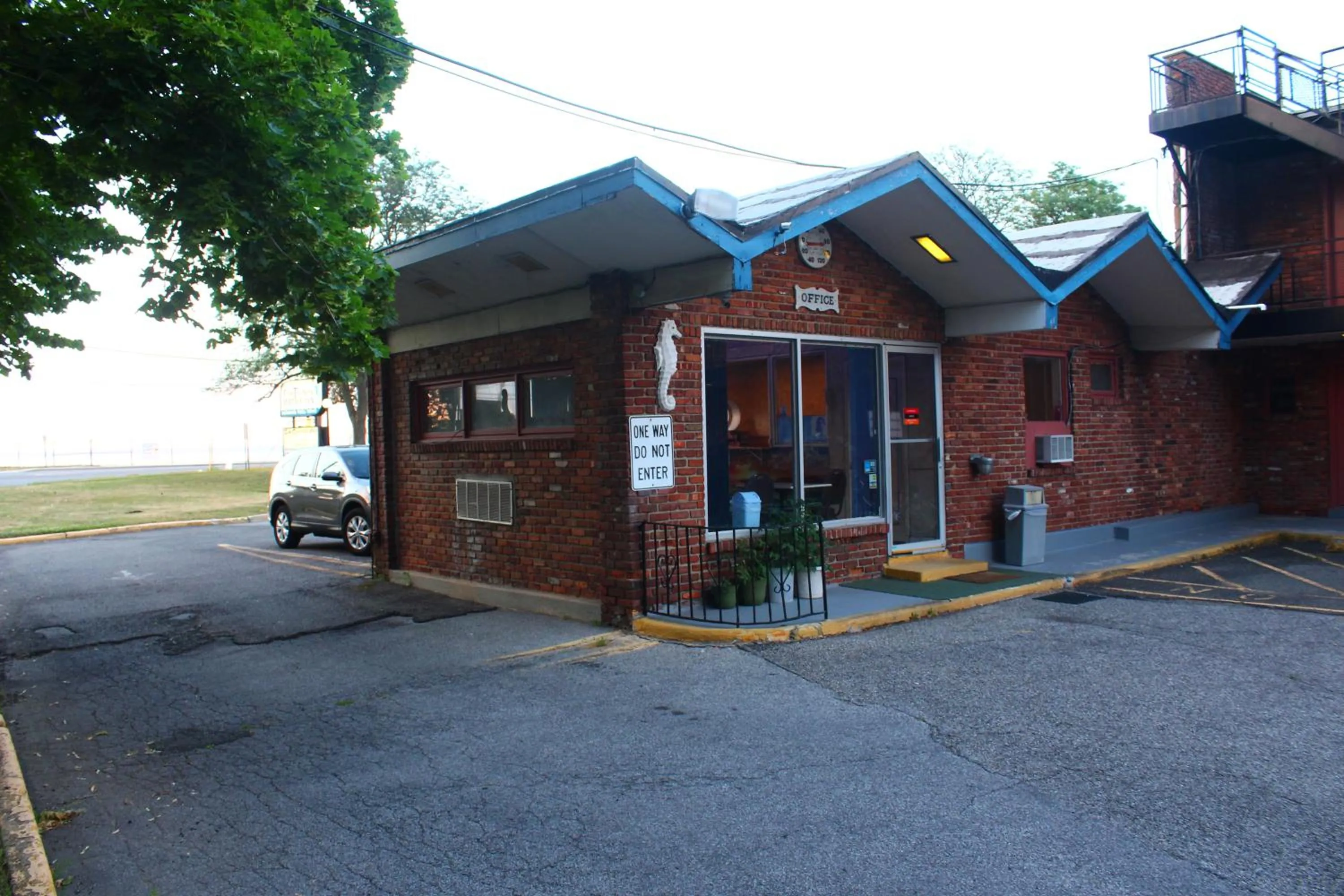 Property building in The Tides Motor Inn