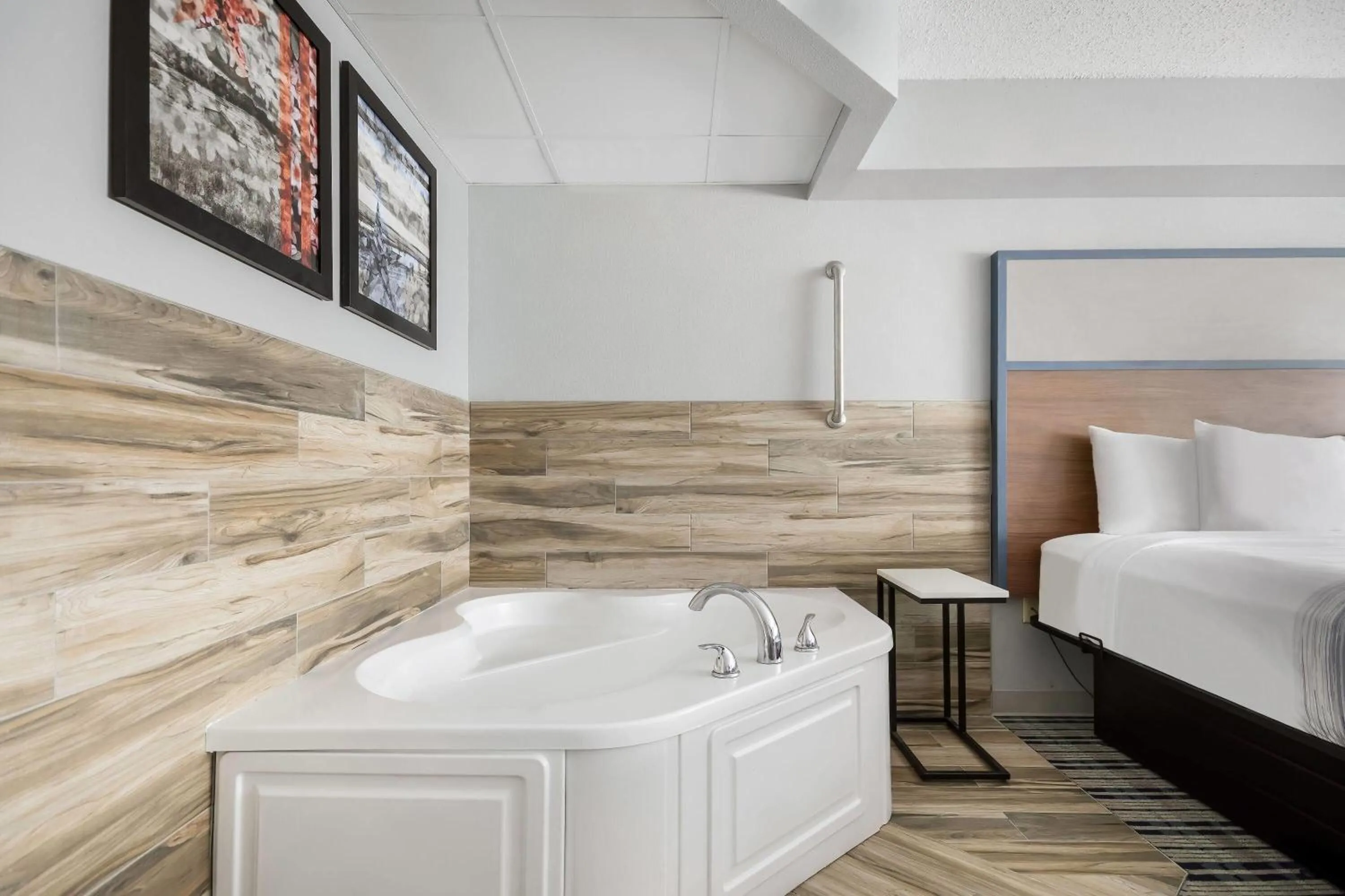 Photo of the whole room, Bed in AmericInn by Wyndham Wausau