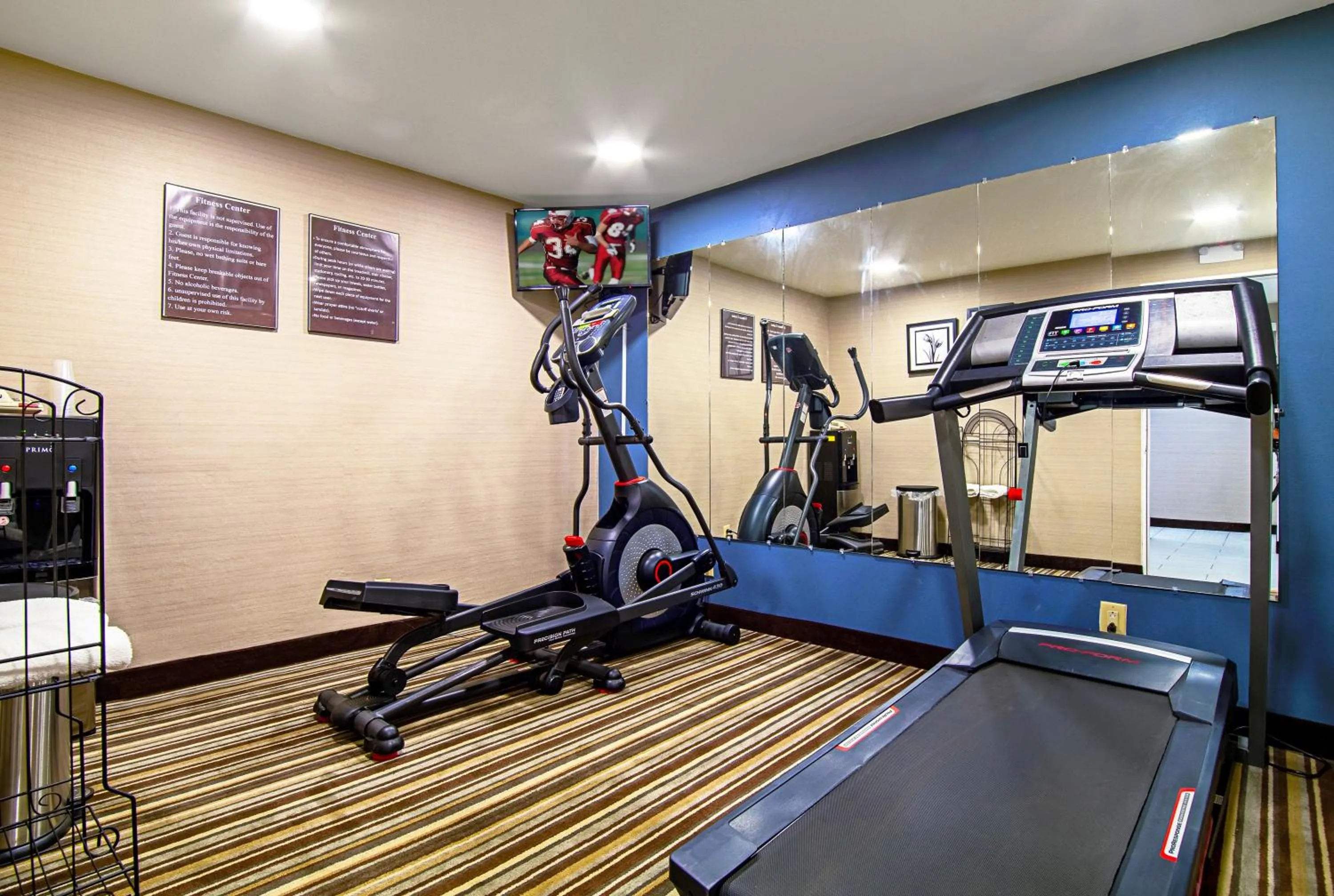 Fitness centre/facilities in Red Roof Inn & Suites Greenwood, SC