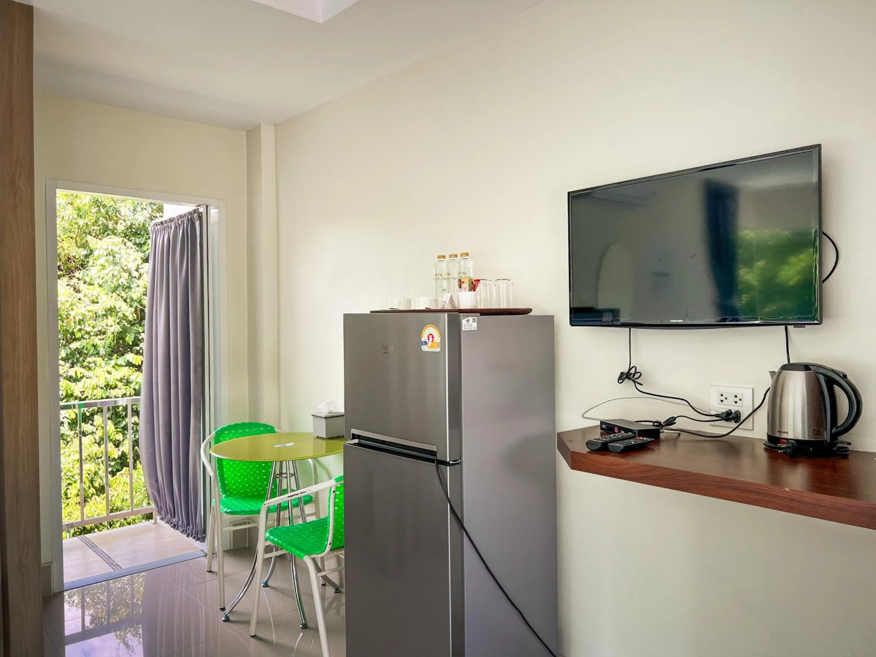 TV and multimedia in Tachang Airport Hotel