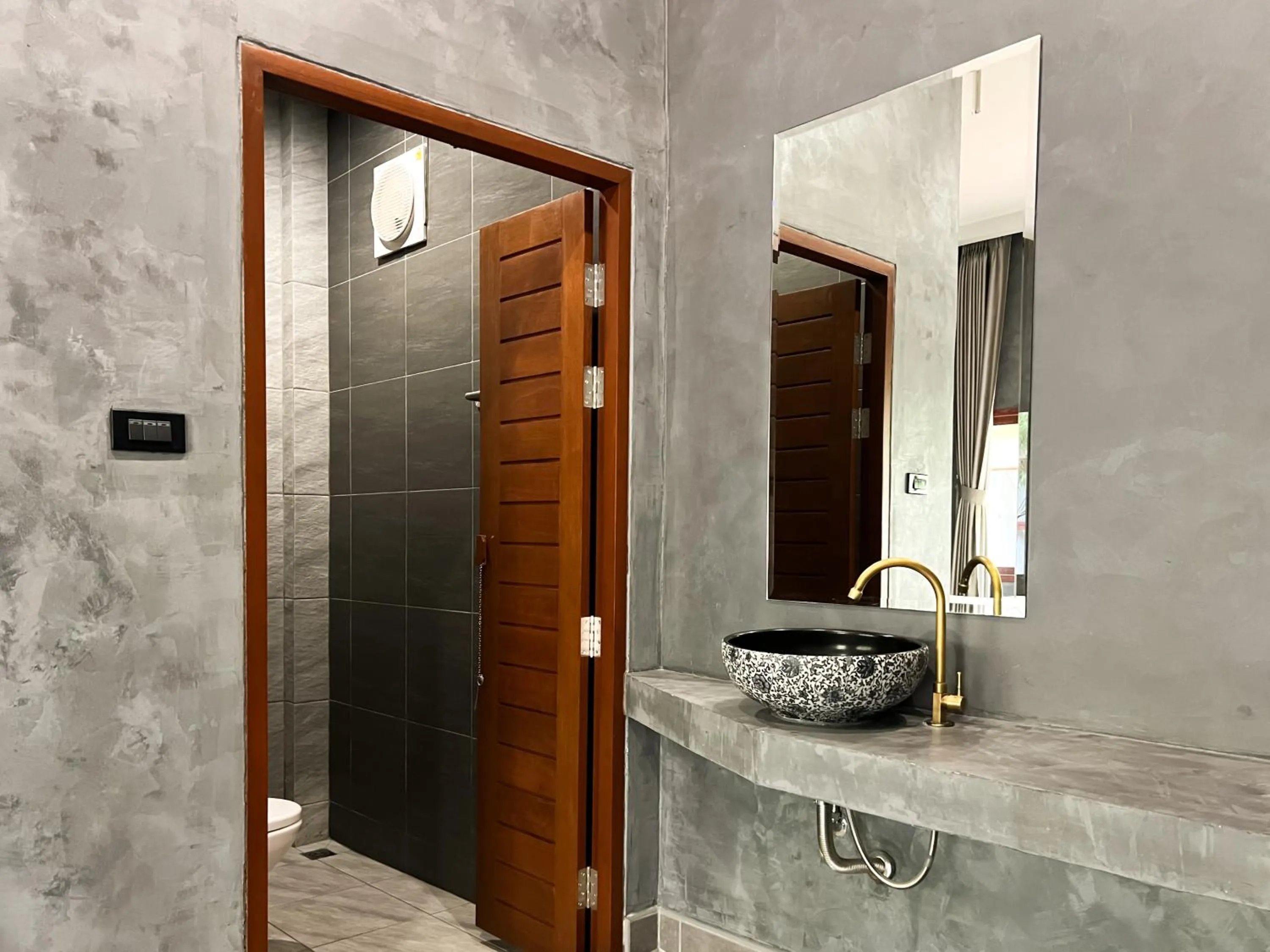 Bathroom in Tachang Airport Hotel