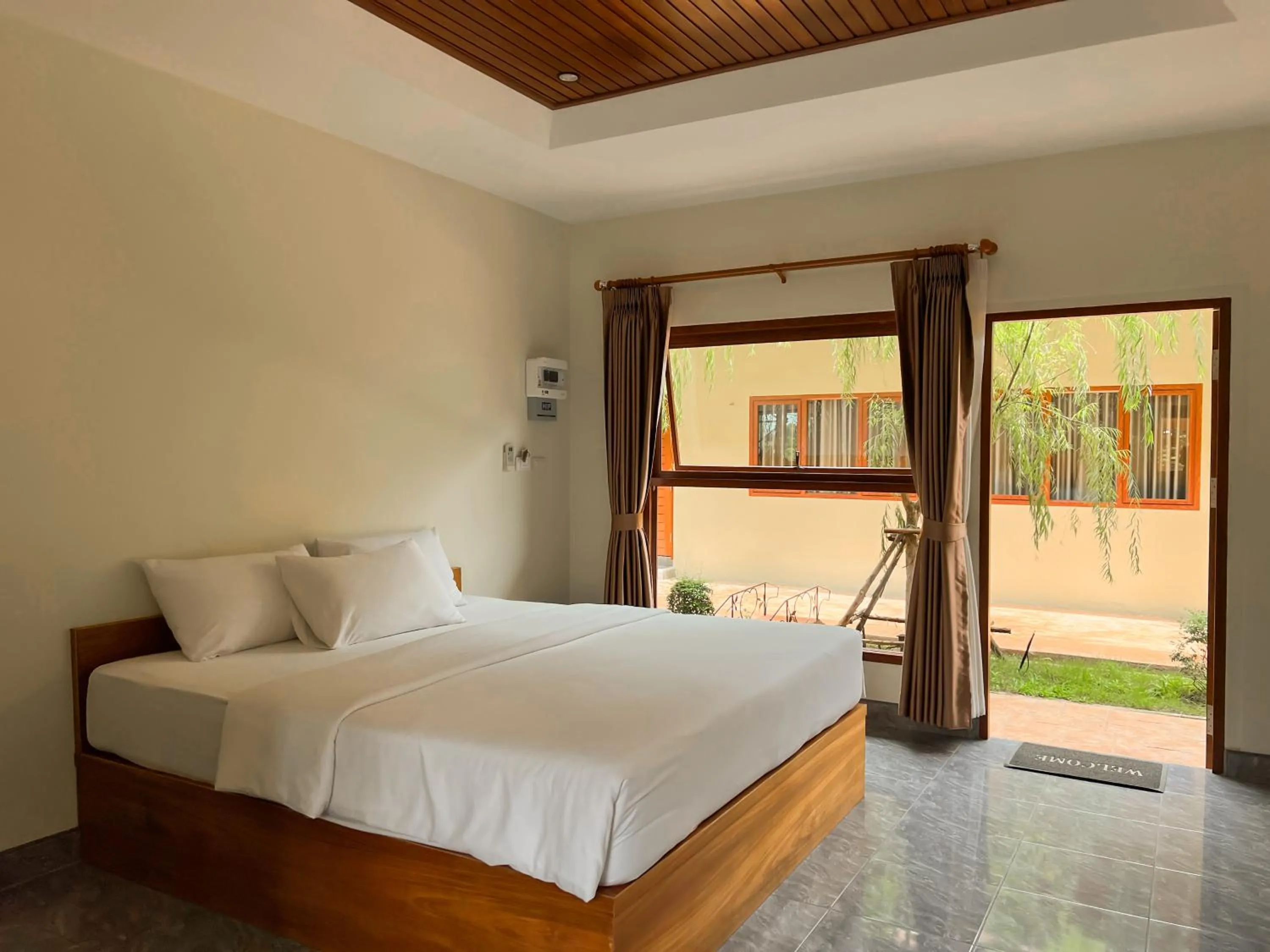 Bed in Tachang Airport Hotel