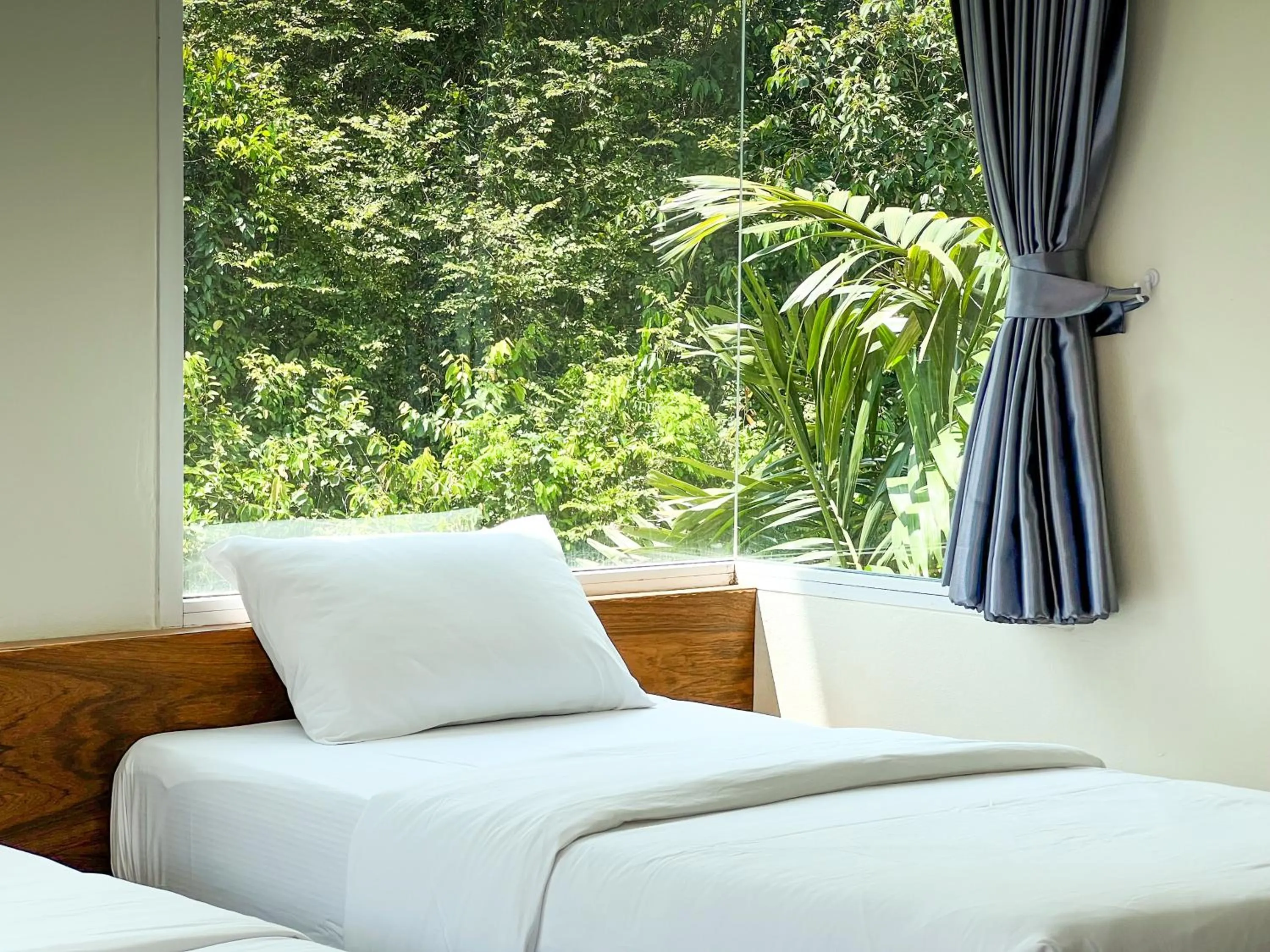 Bed in Tachang Airport Hotel