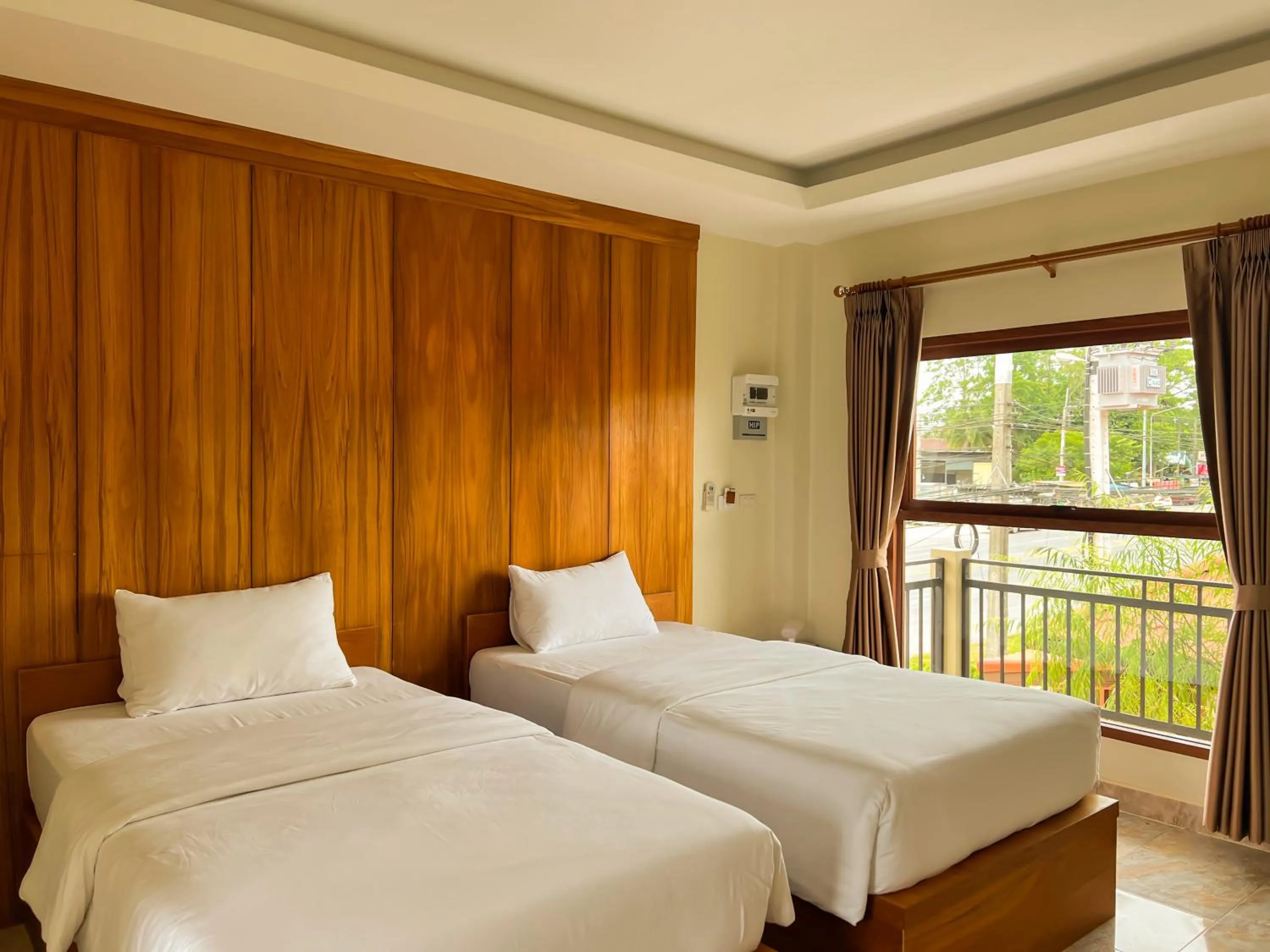 Bed in Tachang Airport Hotel