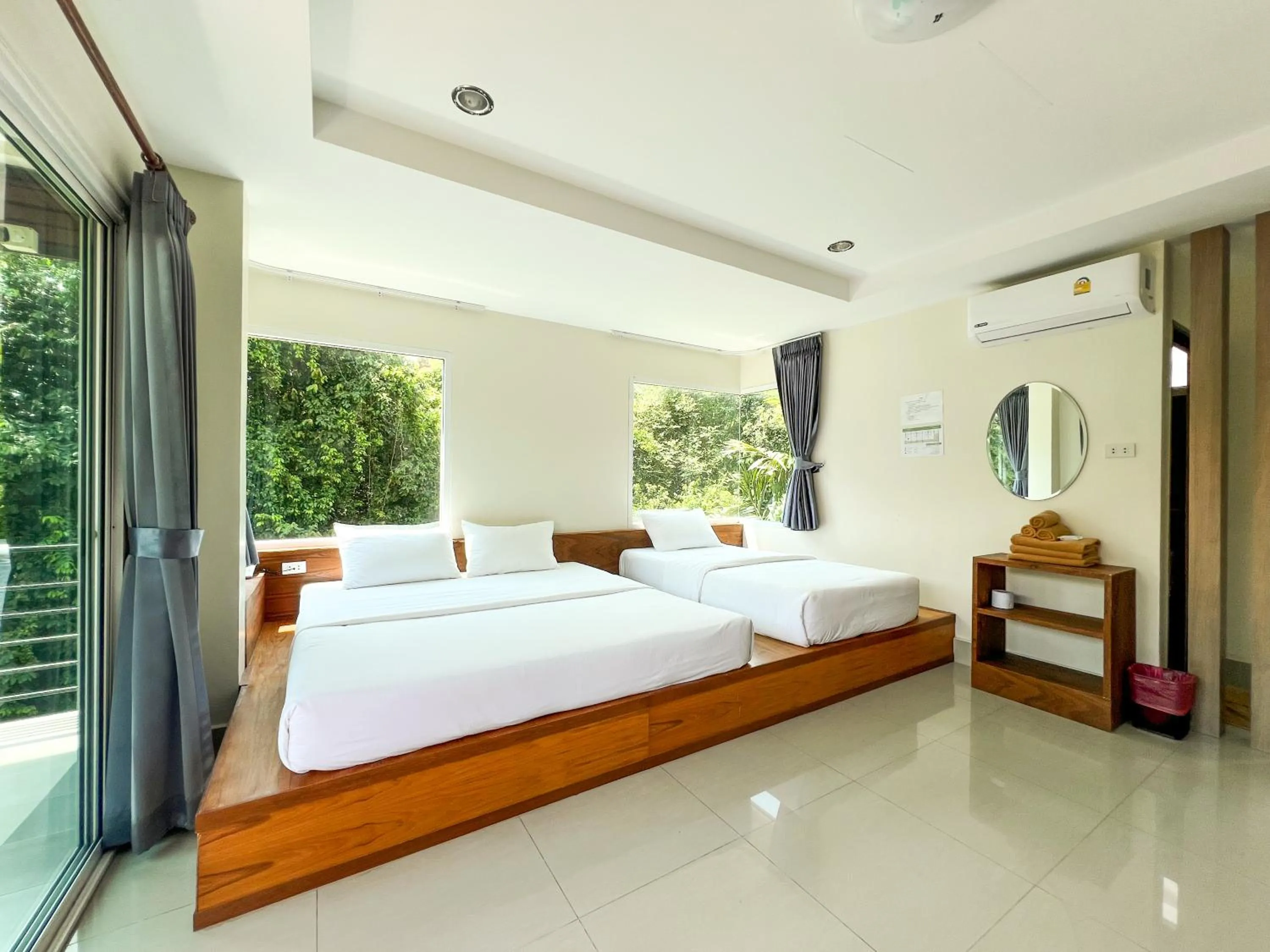 Bed in Tachang Airport Hotel