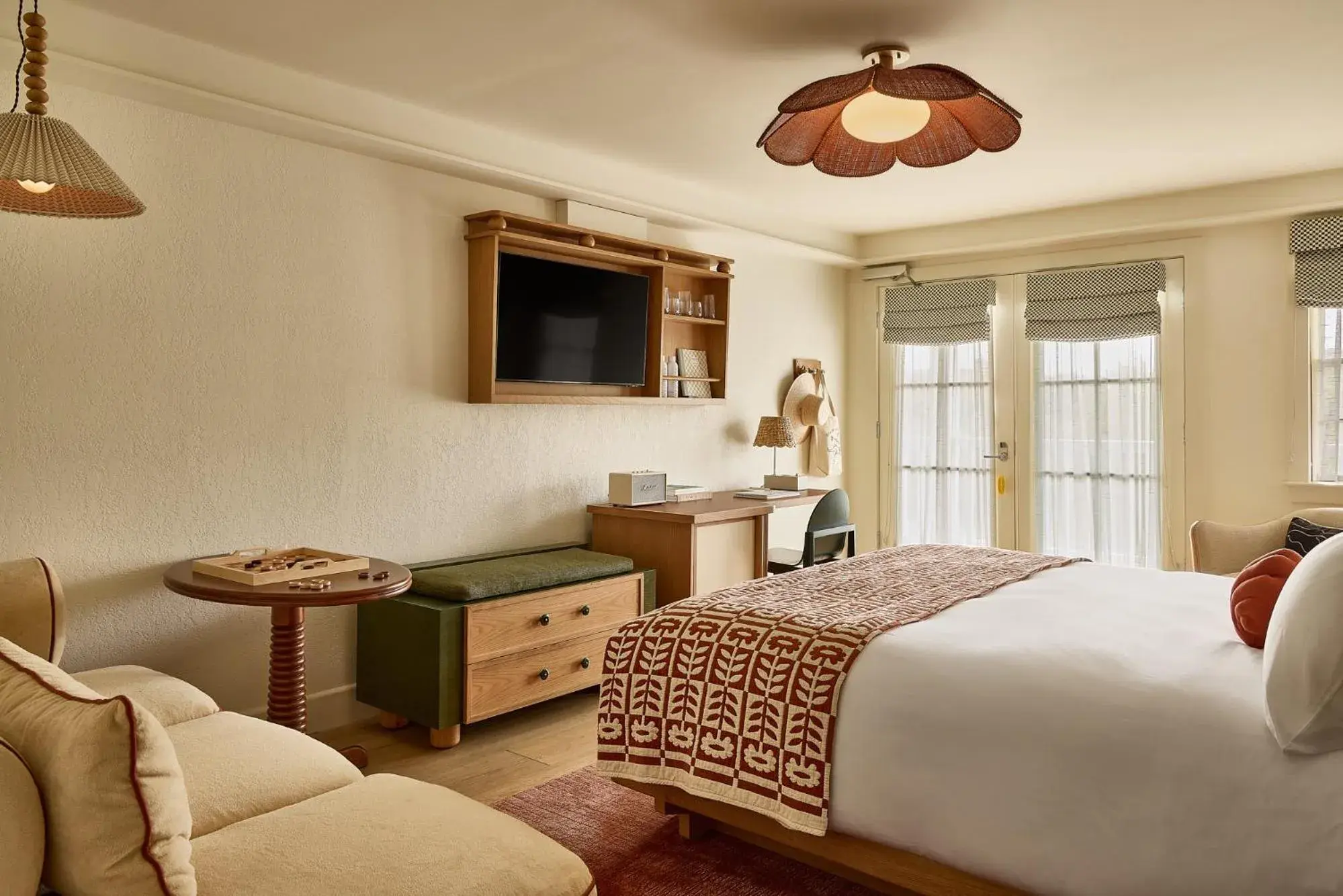 Poolside King in Beachside on Nantucket Poolside King in Beachside on Nantucket