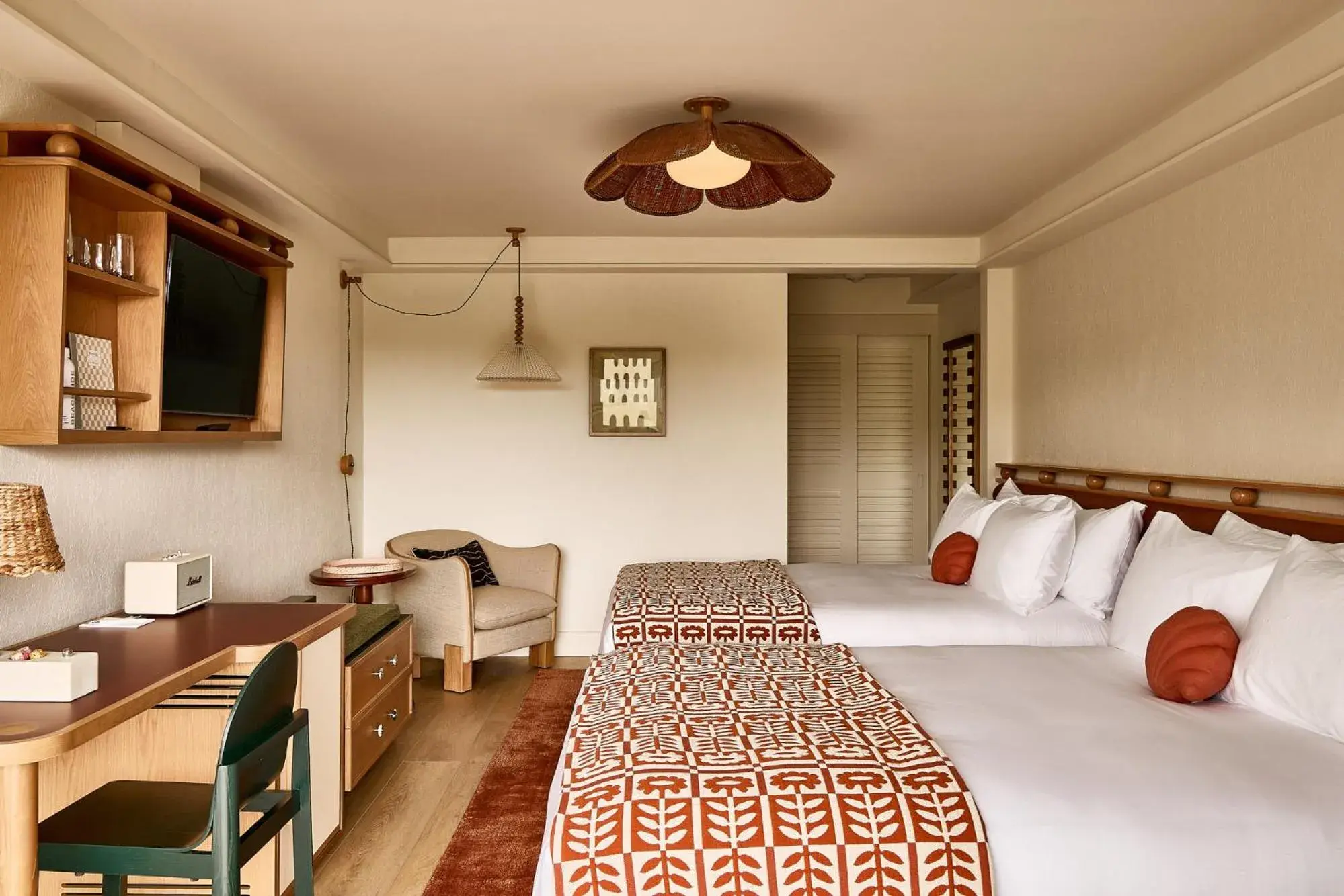 Cliffside Double Queen in Beachside on Nantucket Cliffside Double Queen in Beachside on Nantucket