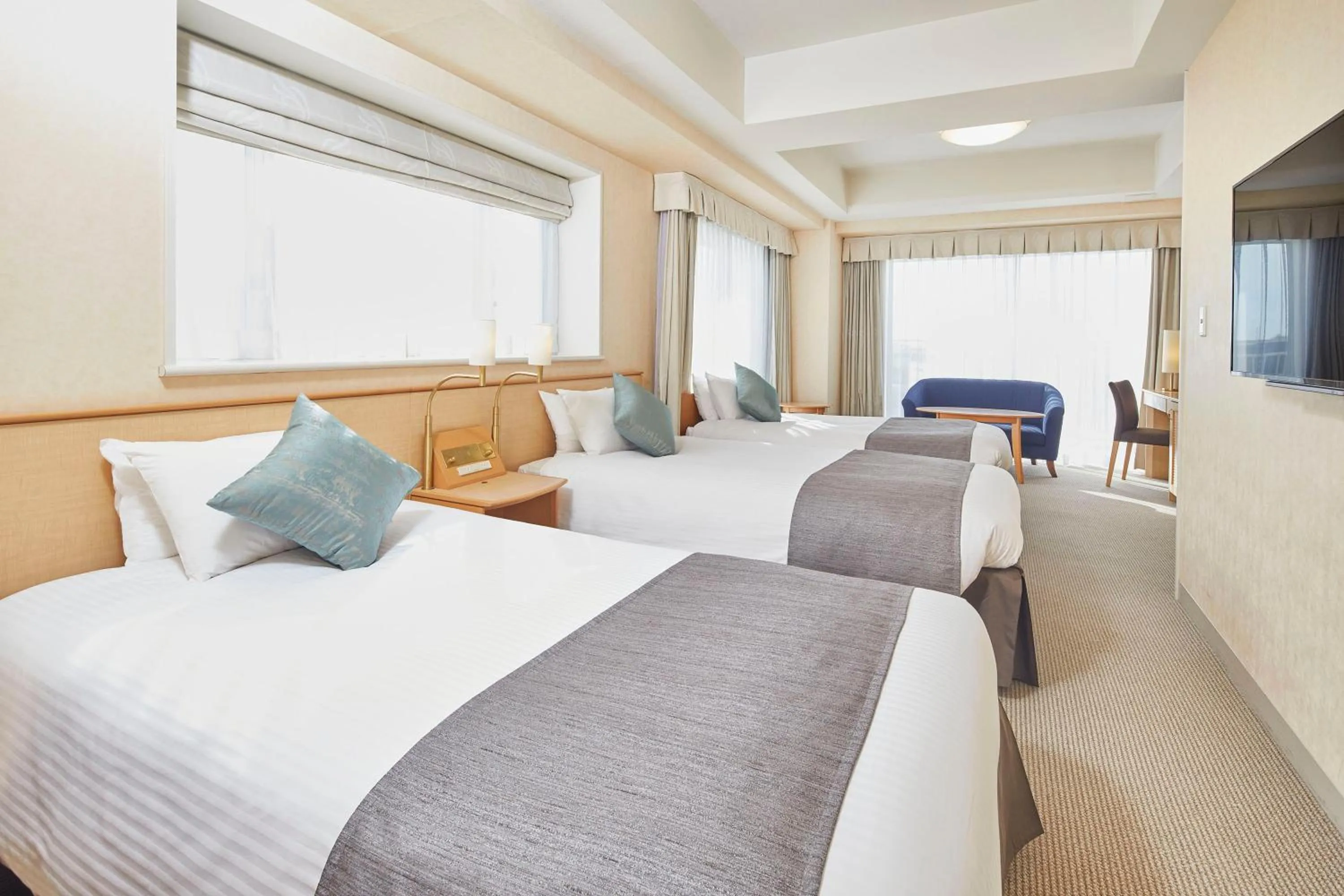 Photo of the whole room, Bed in Hotel Emion Tokyo Bay