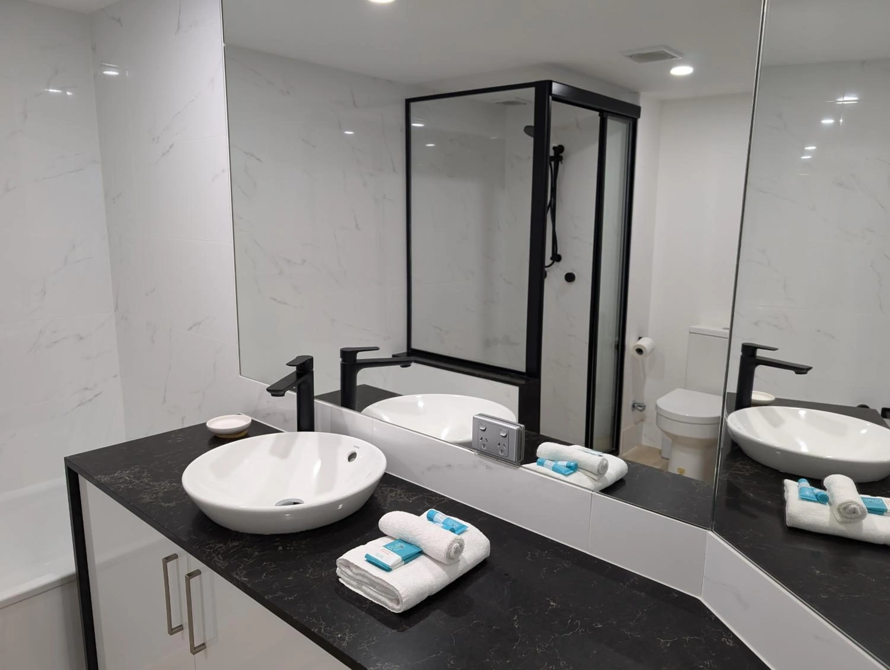 Bay Lodge Apartments