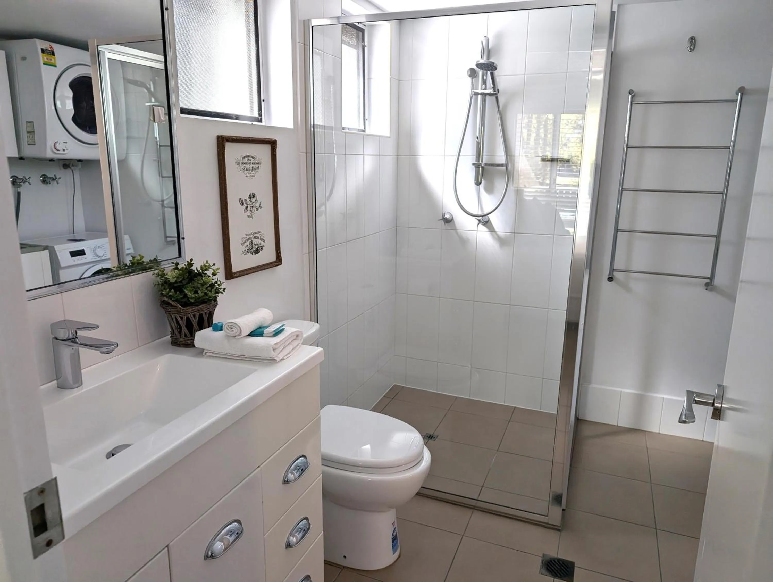 Bay Lodge Apartments