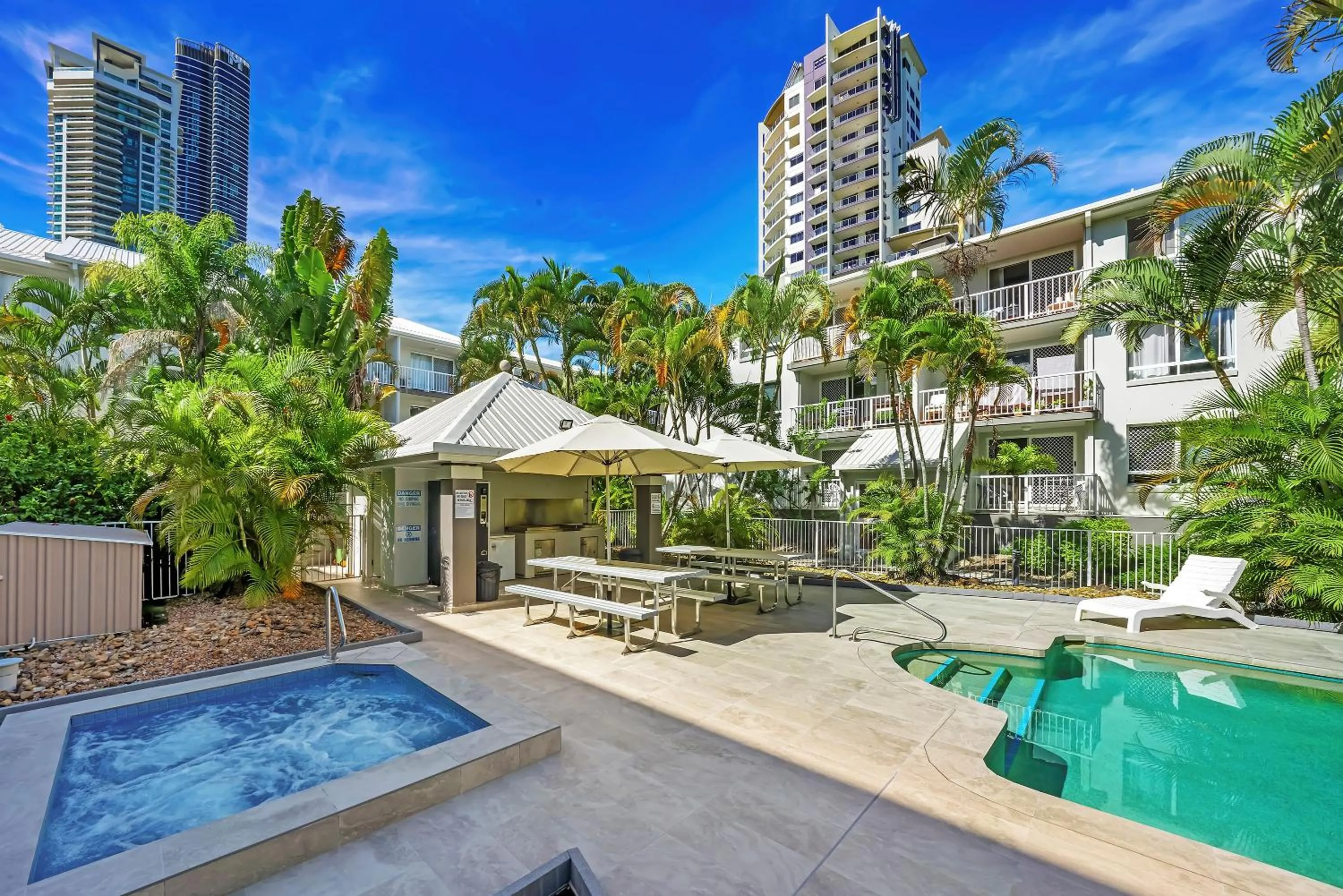 Bay Lodge Apartments