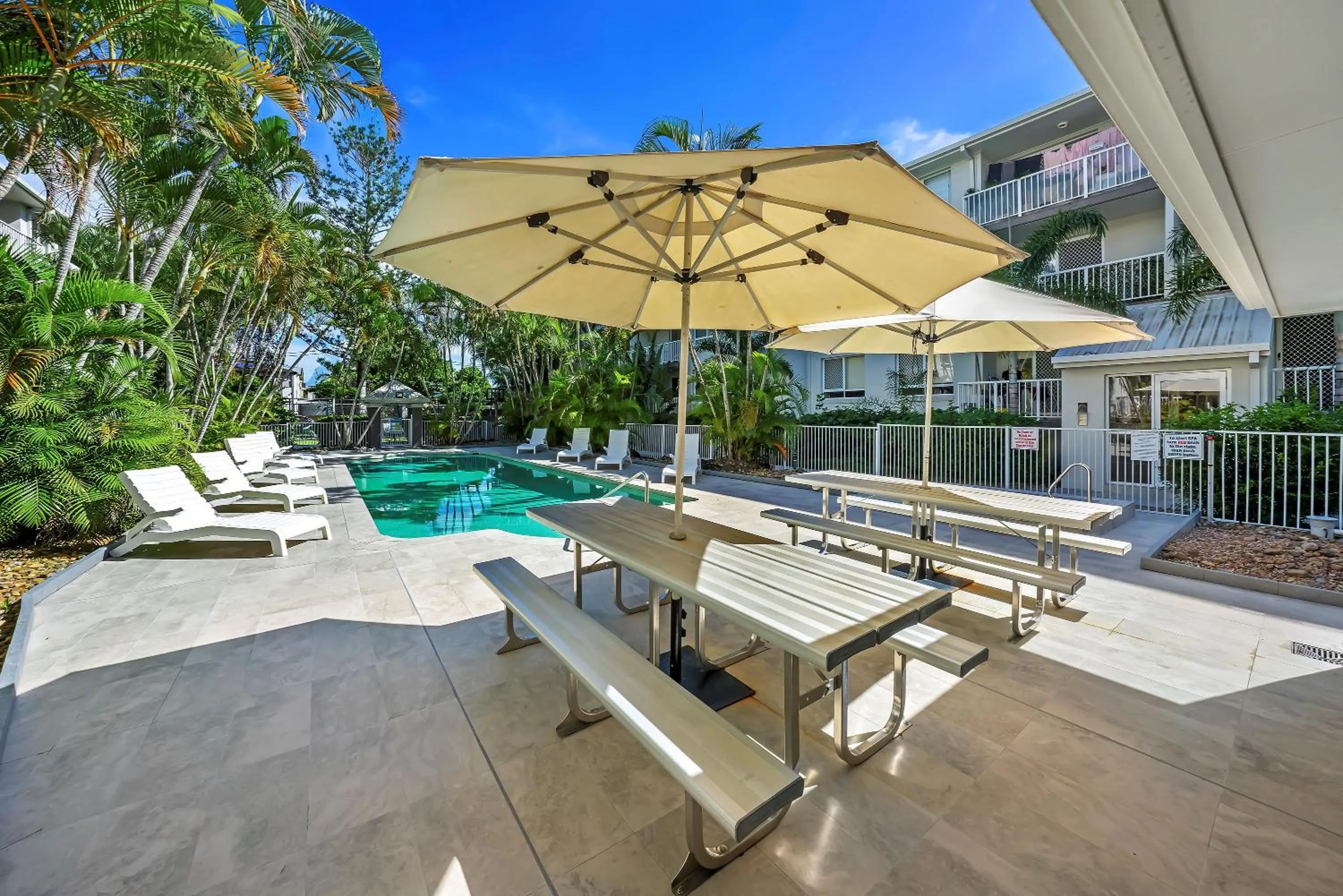 Bay Lodge Apartments