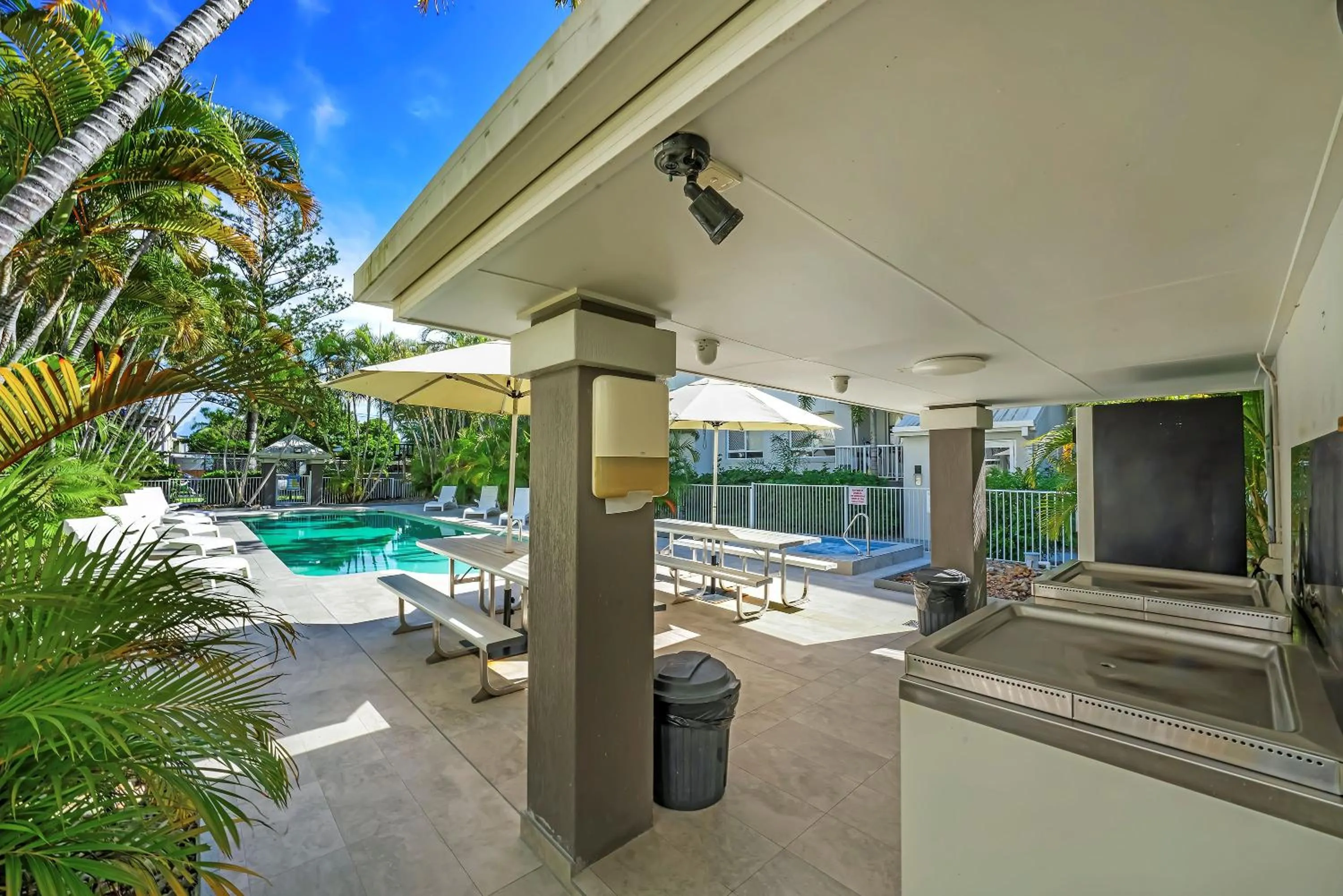 Bay Lodge Apartments