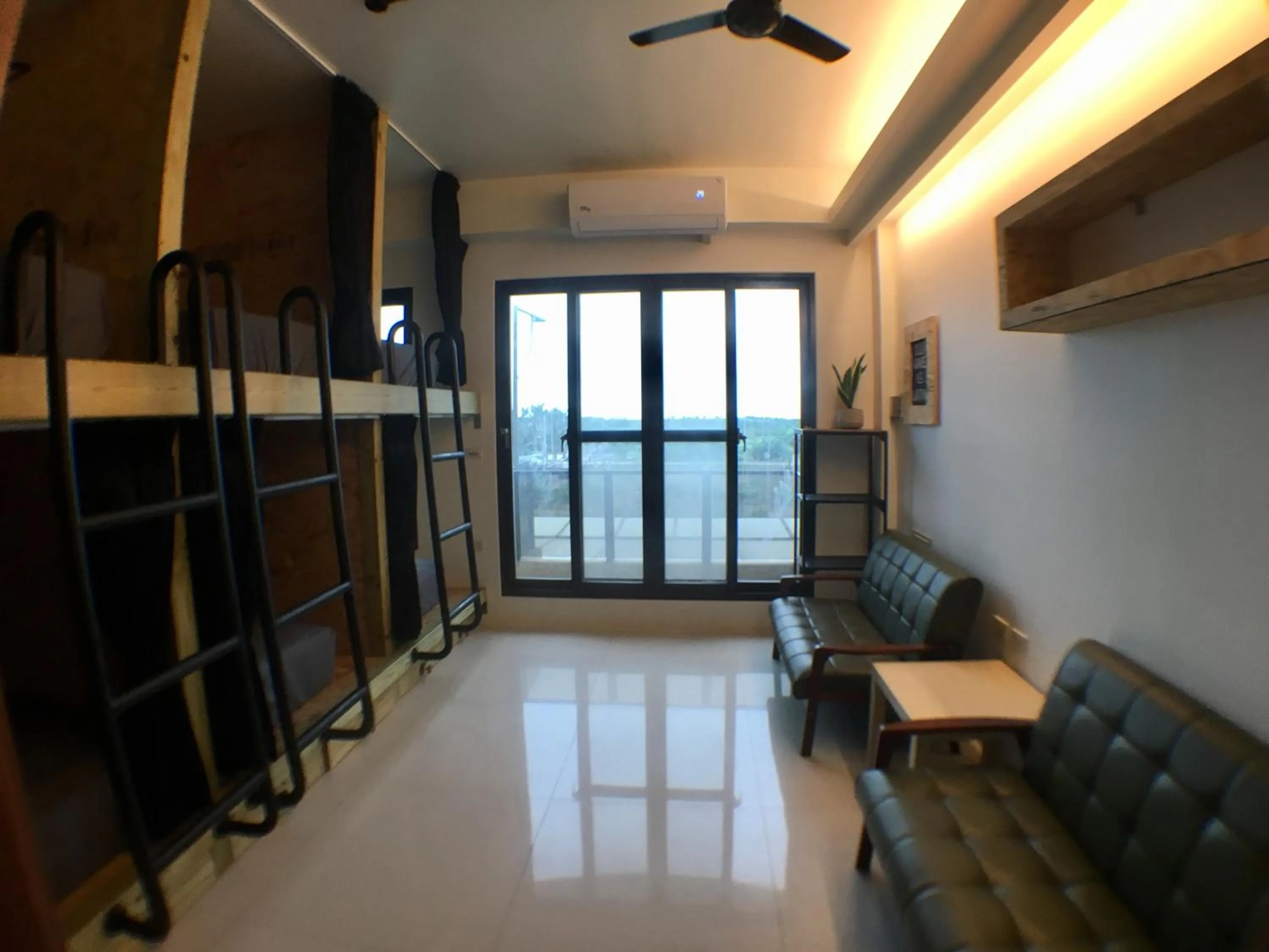 bunk bed in Wave backpackers