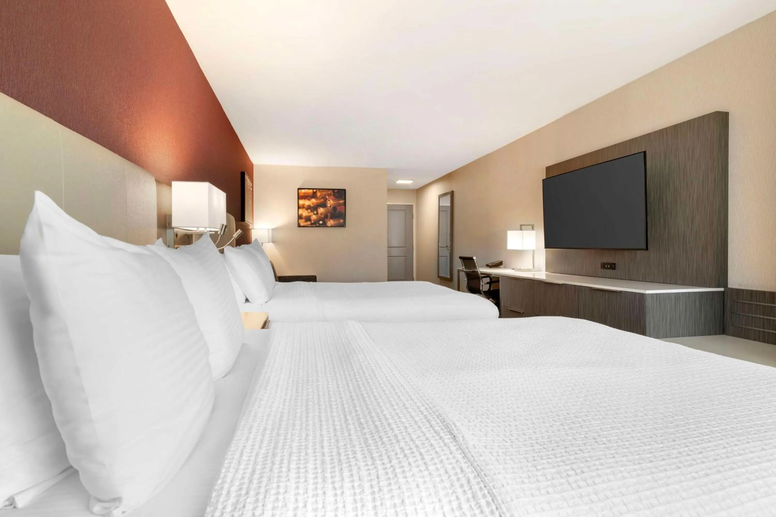 Bedroom, Bed in Best Western Plus Temecula Wine Country Hotel & Suites