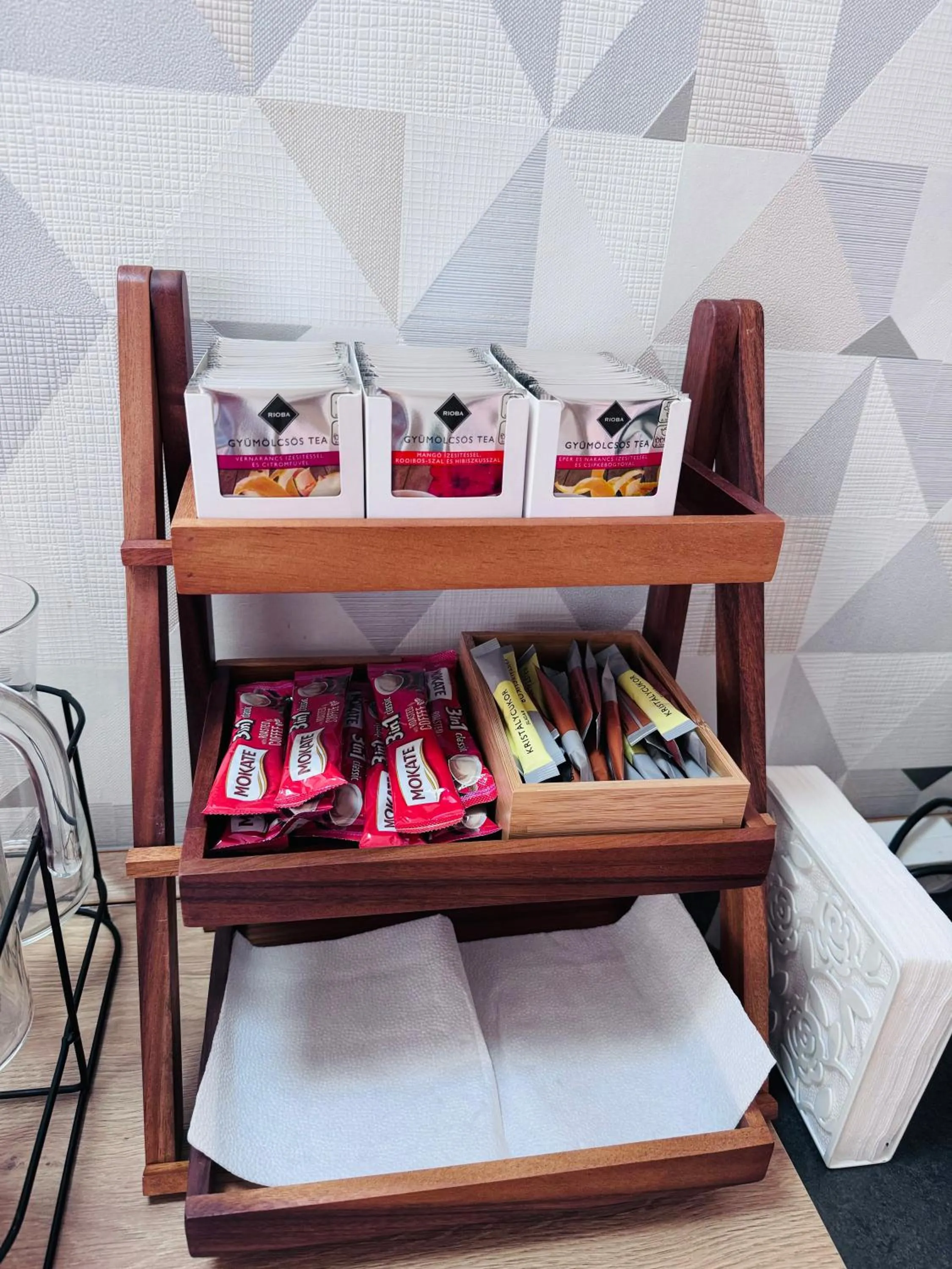 Restaurant/places to eat, Bed in Christina Residence