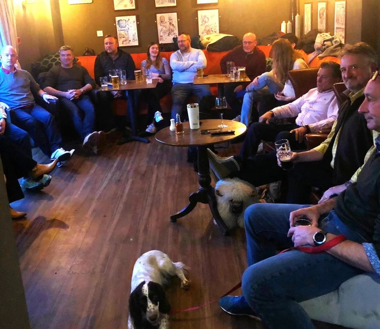 Communal lounge/ TV room in Pettifers Freehouse Hotel