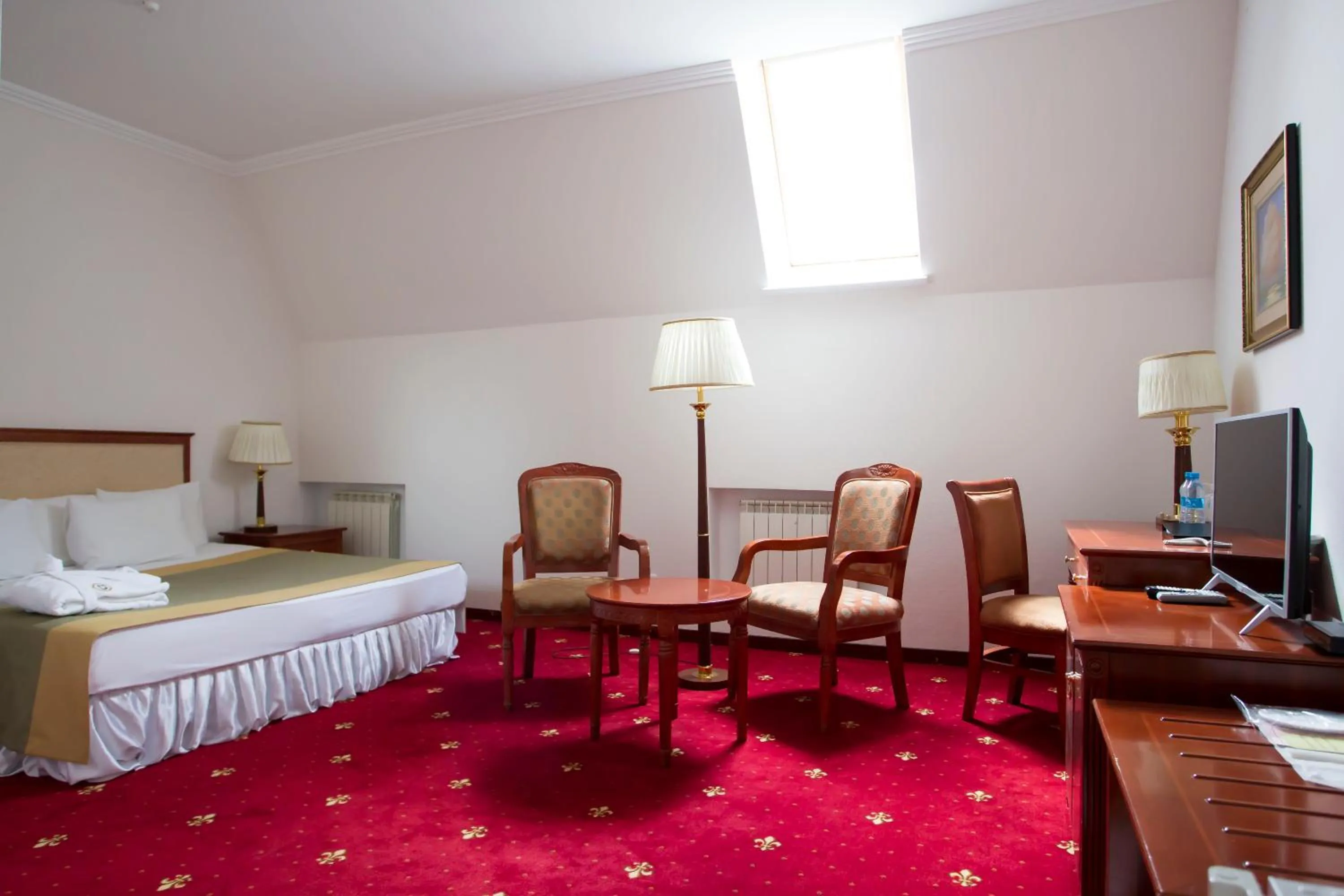 Bed in Atyrau Dastan Hotel