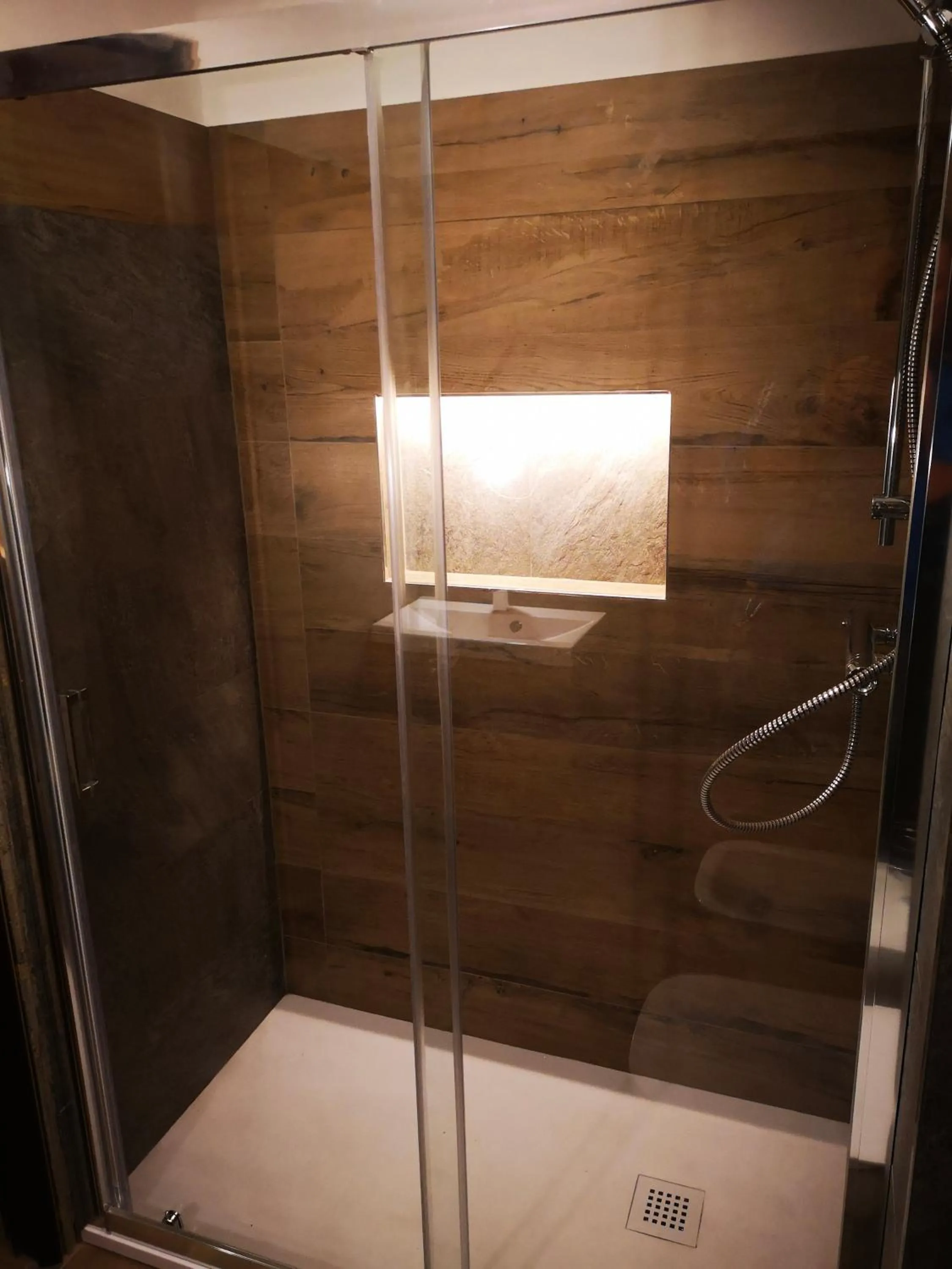 Shower in Residence Petit Tibet