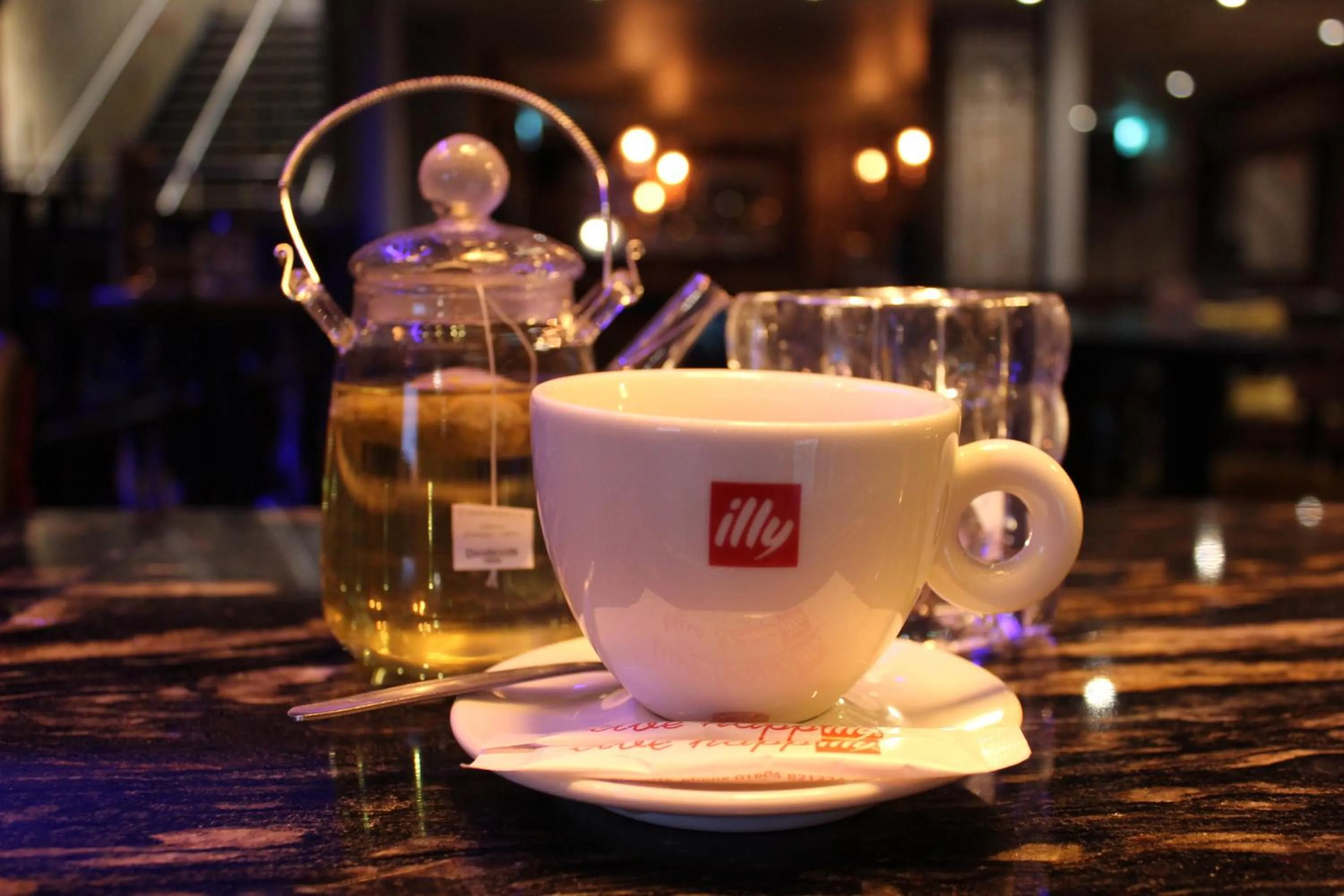 Coffee/tea facilities in The Lord Street Hotel; BW Signature Collection