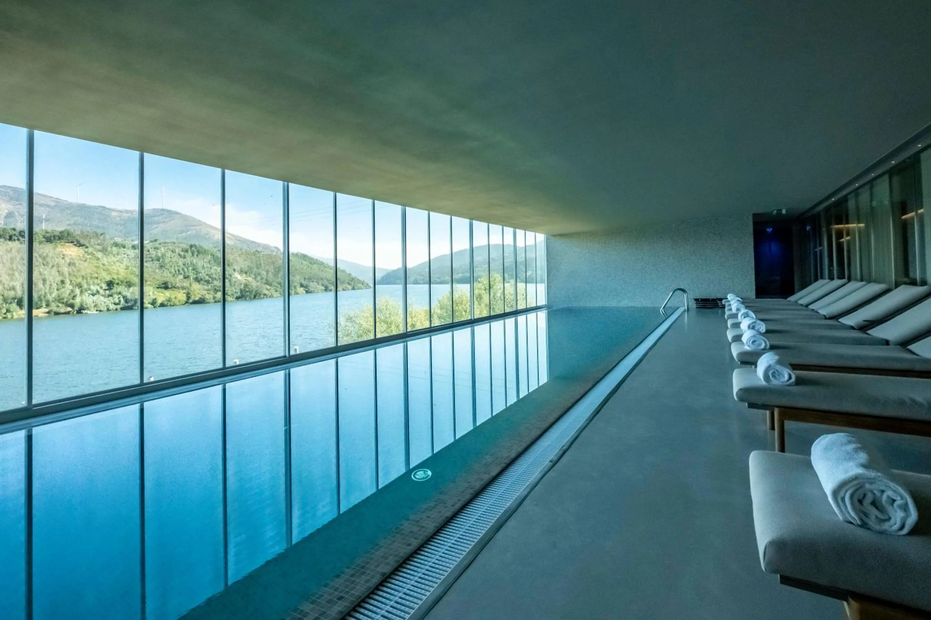 Swimming pool in Octant Douro