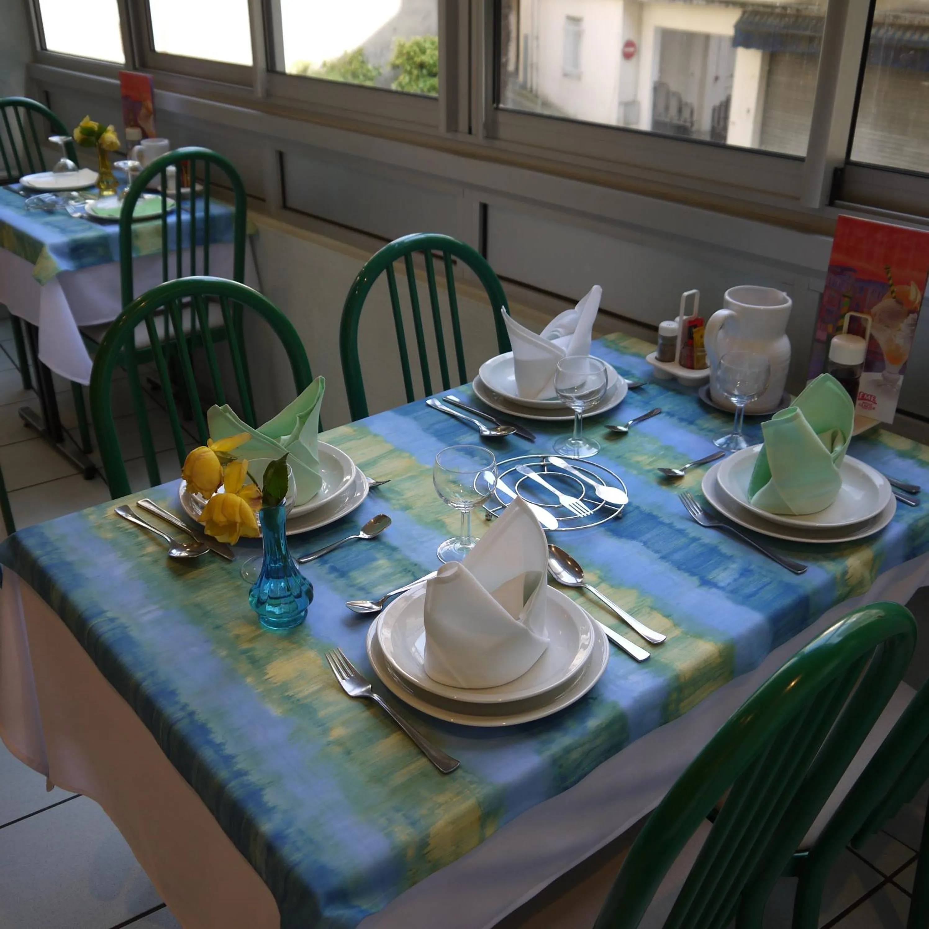 Restaurant/places to eat in Hôtel Saint-Charles