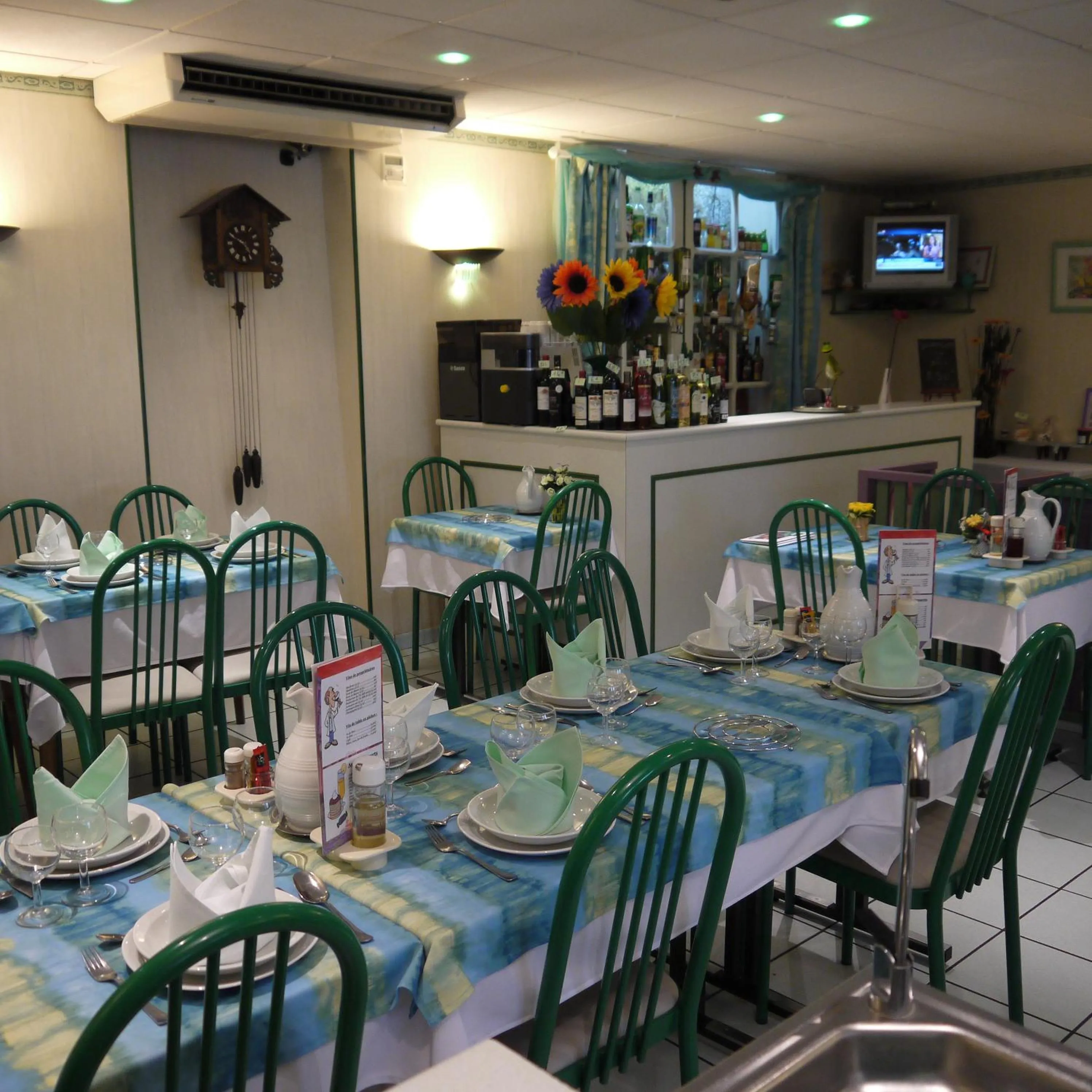 Restaurant/places to eat in Hôtel Saint-Charles