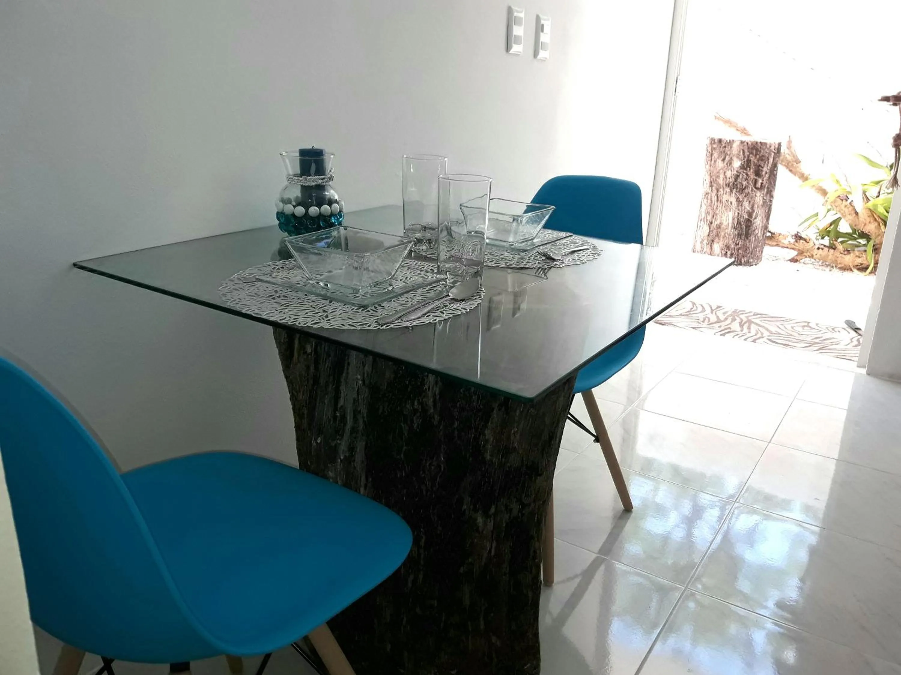 Dining area in Cancun Blue Airport