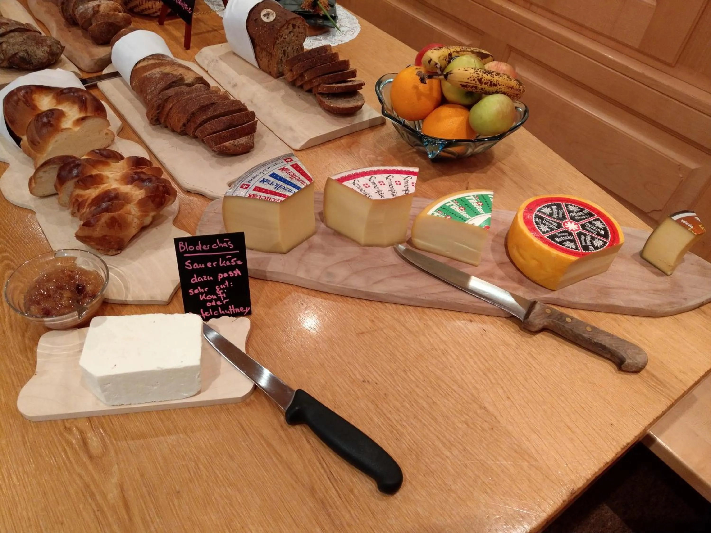 Buffet breakfast in Gasthaus Schäfli