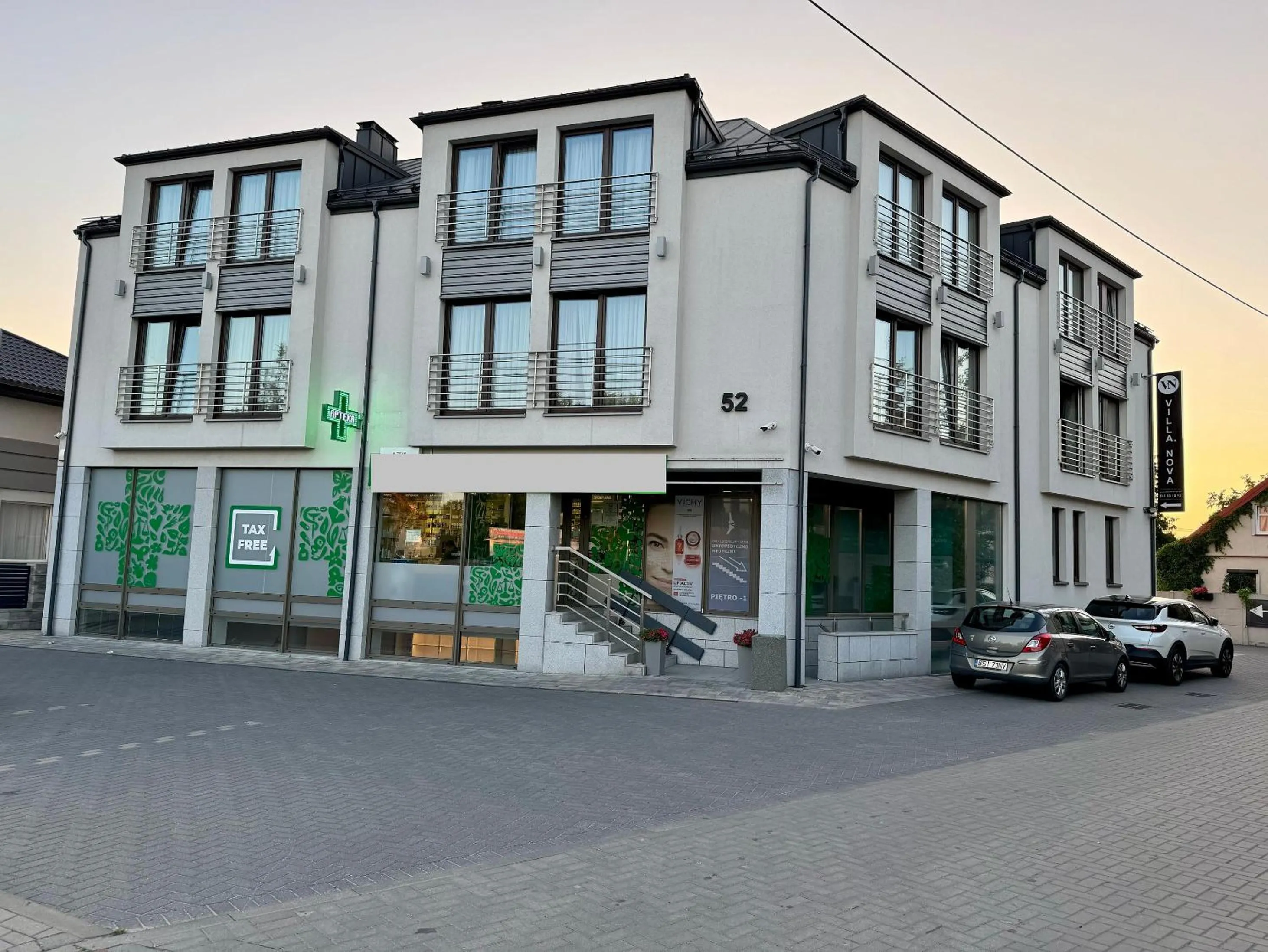 Property building in Villa Nova