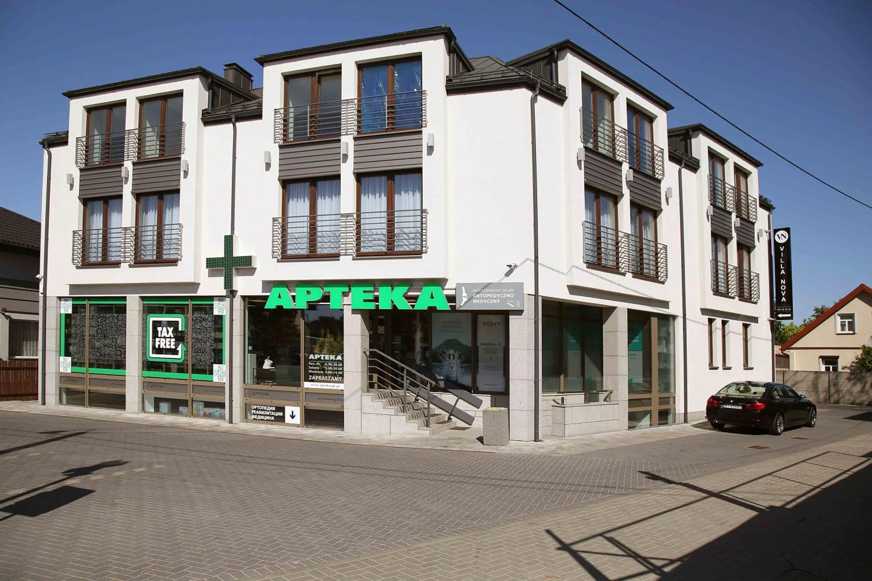 Property building in Villa Nova