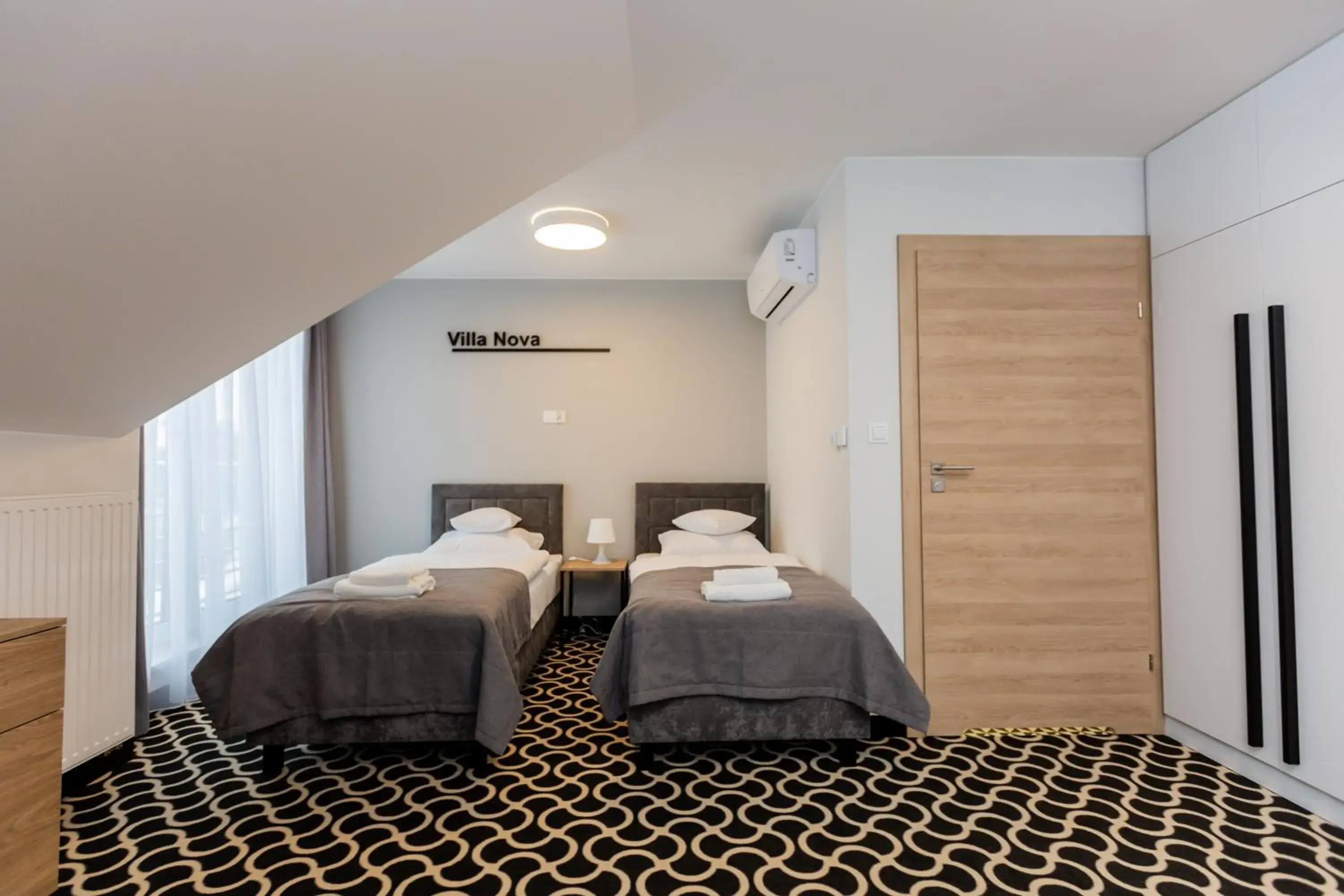 Quadruple Room in Villa Nova Quadruple Room in Villa Nova