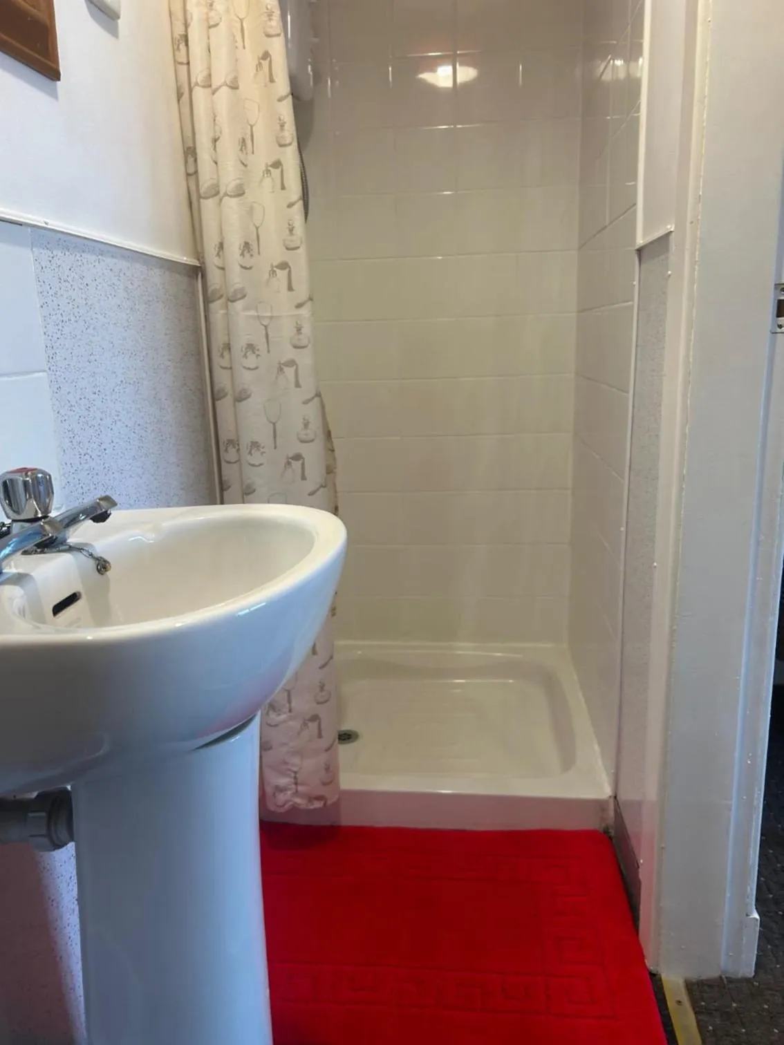 Shower in The Thistle