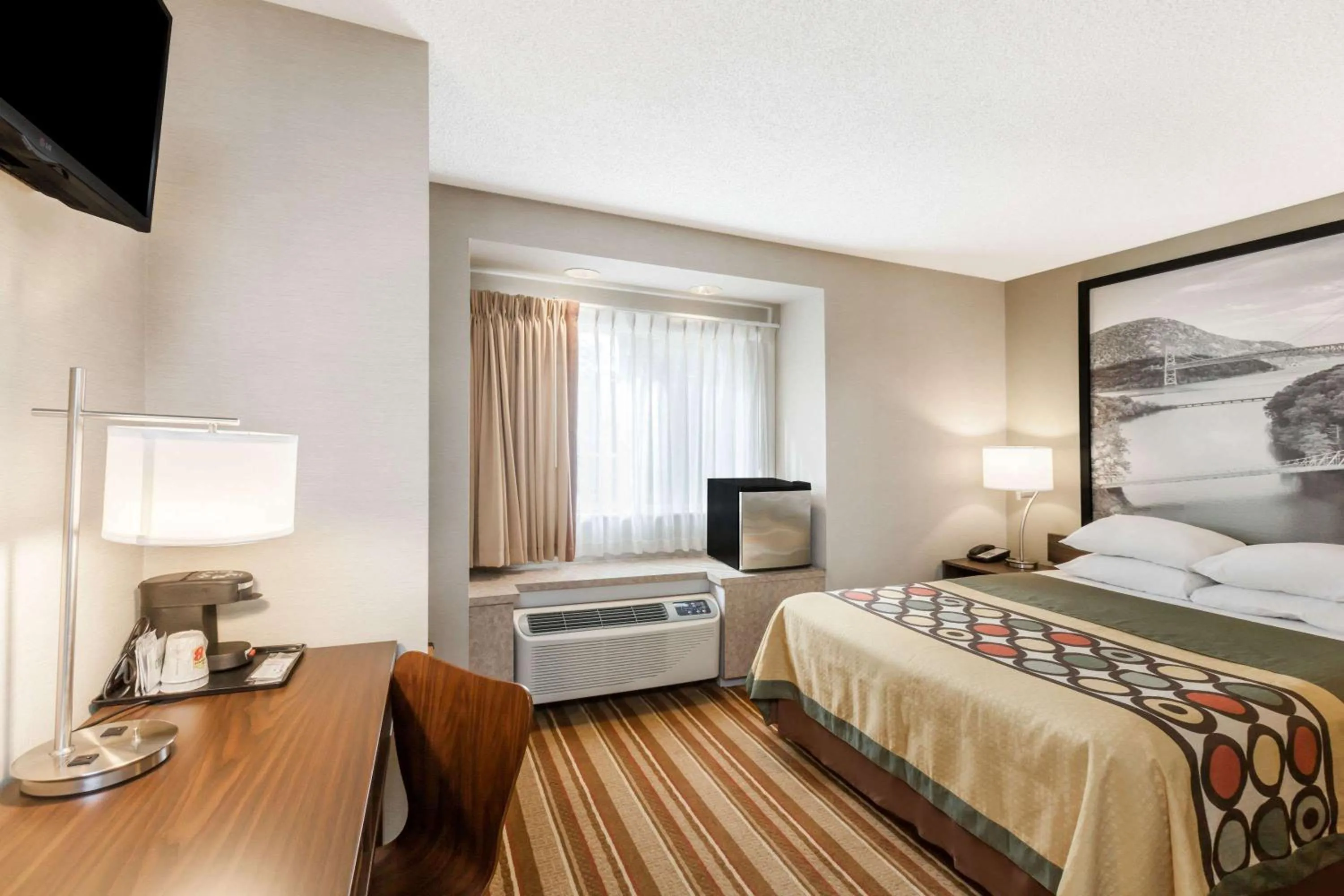 On site, Bed in Super 8 by Wyndham Schenectady/Albany Area