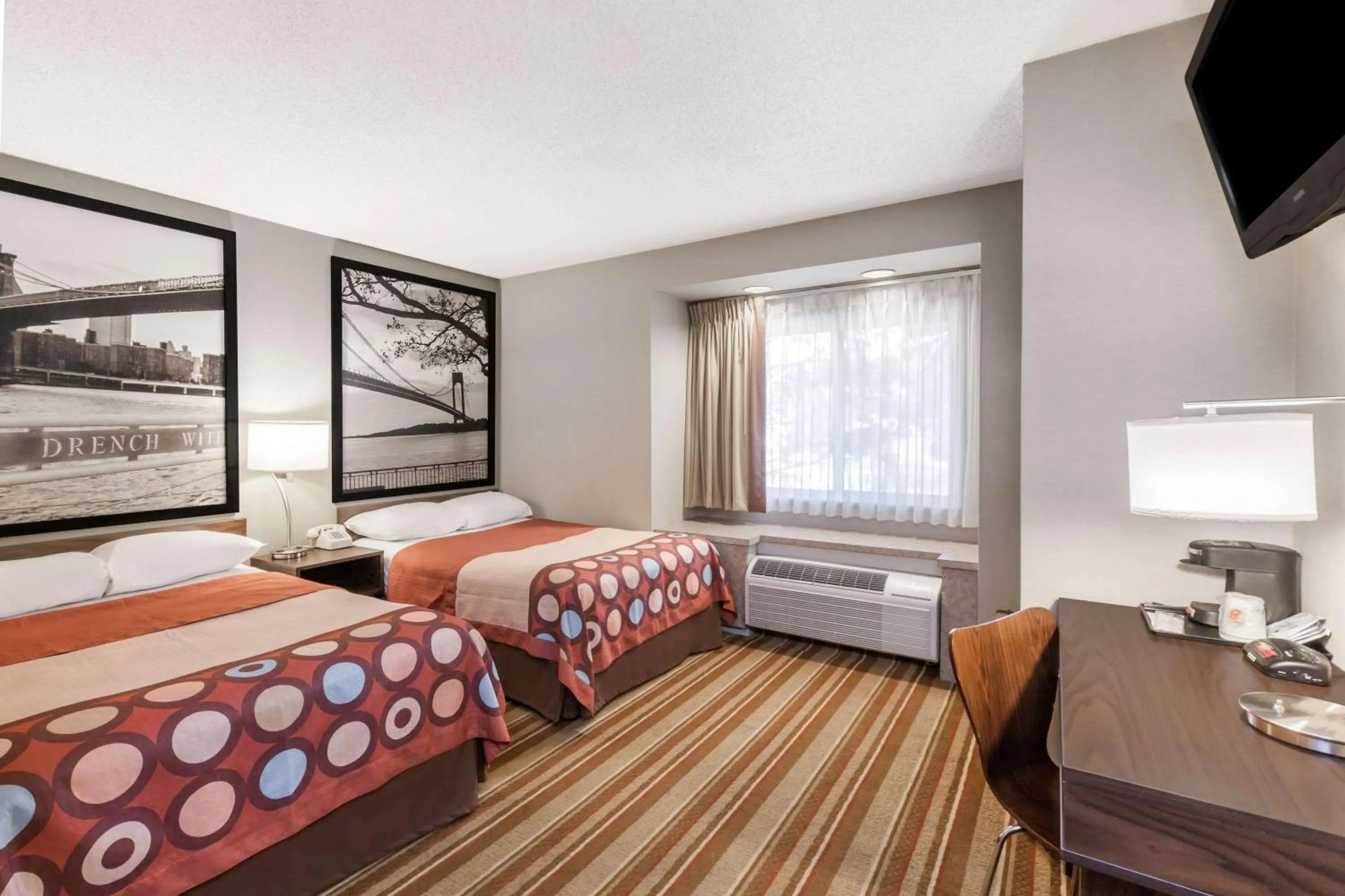 On site, Bed in Super 8 by Wyndham Schenectady/Albany Area