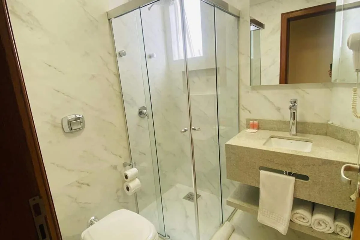 Shower in Diaudi Hotel