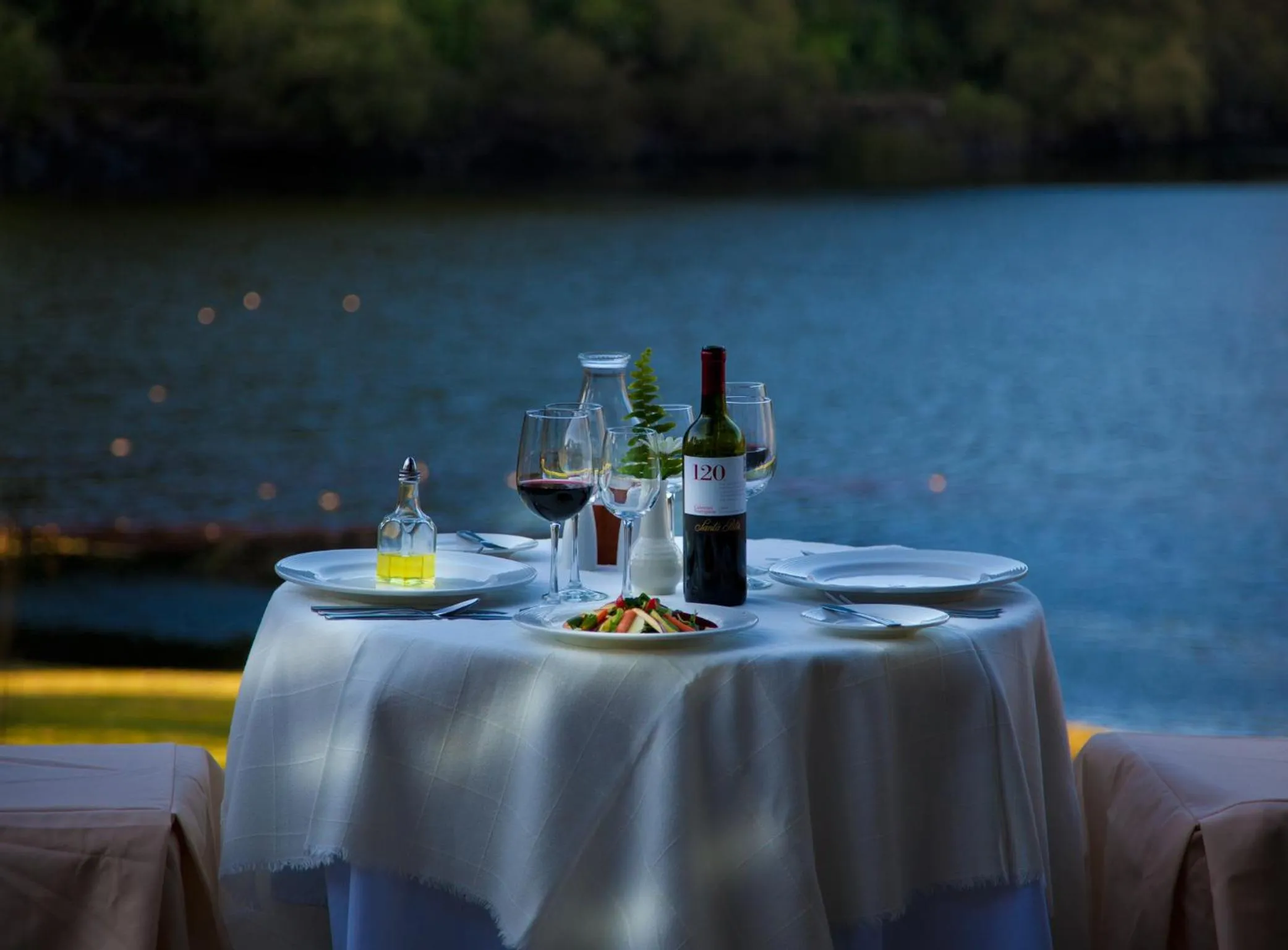 Lake view in Sierra Lago