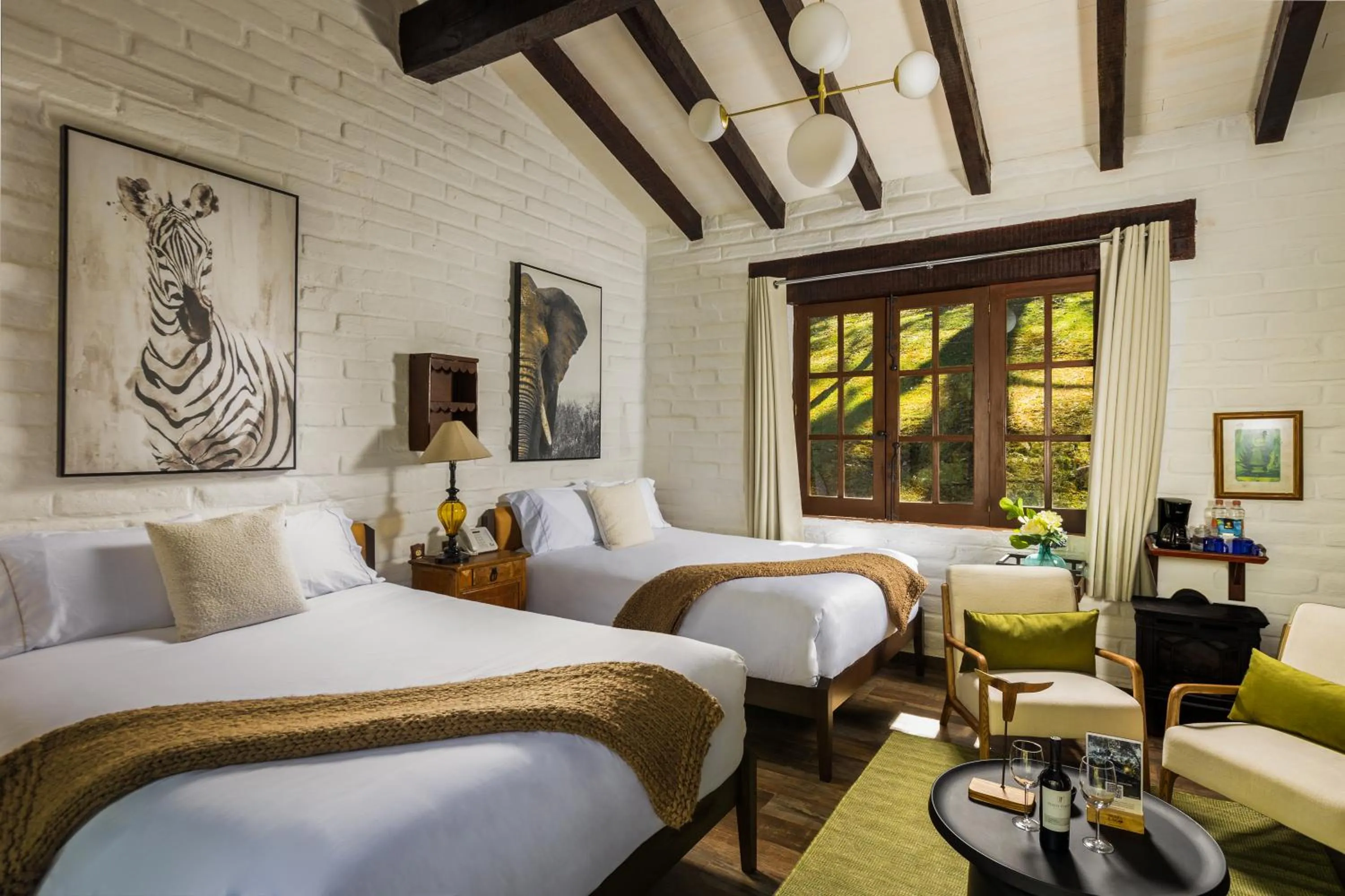 Bedroom, Bed in Sierra Lago