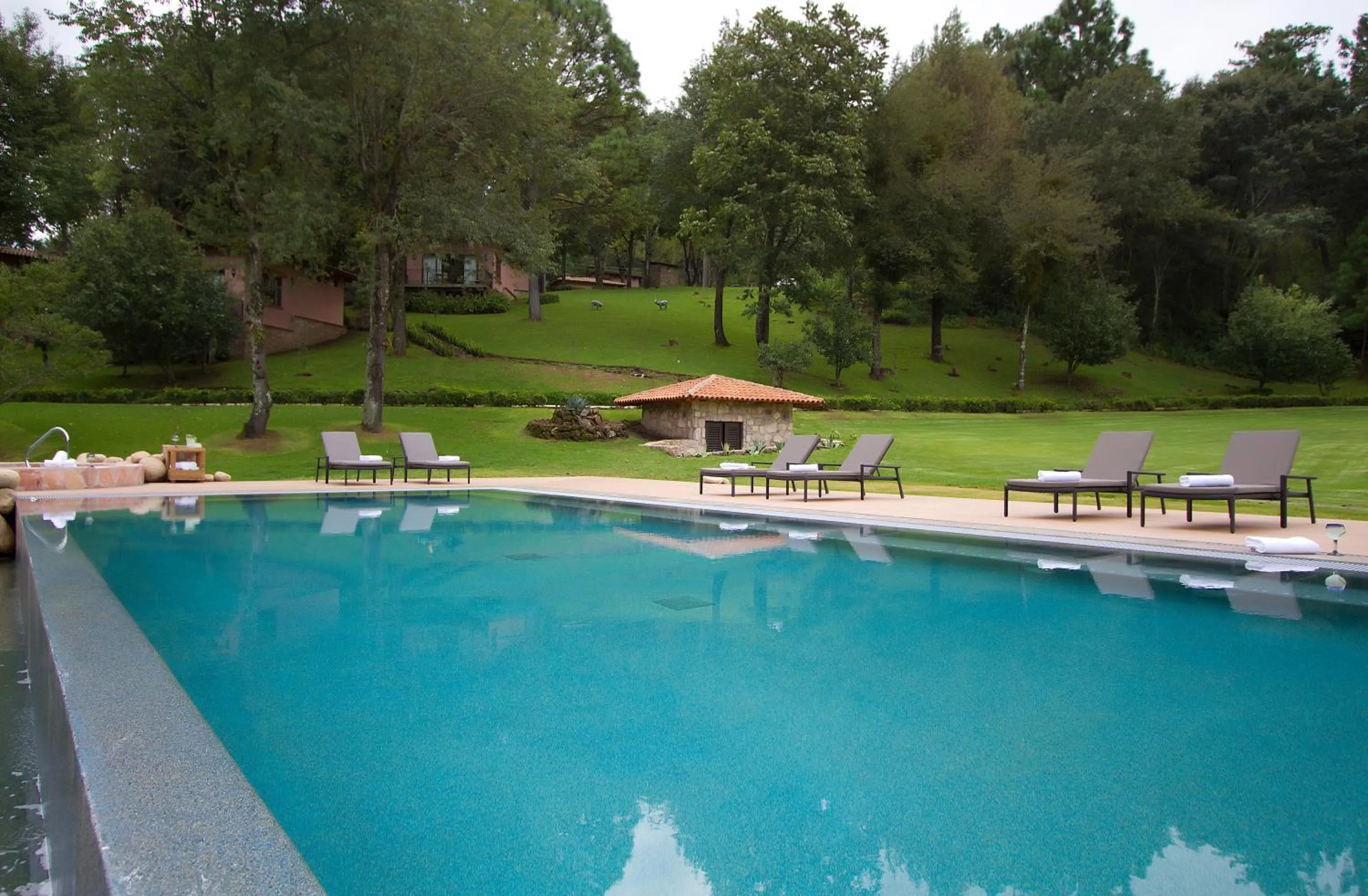 Swimming pool in Sierra Lago