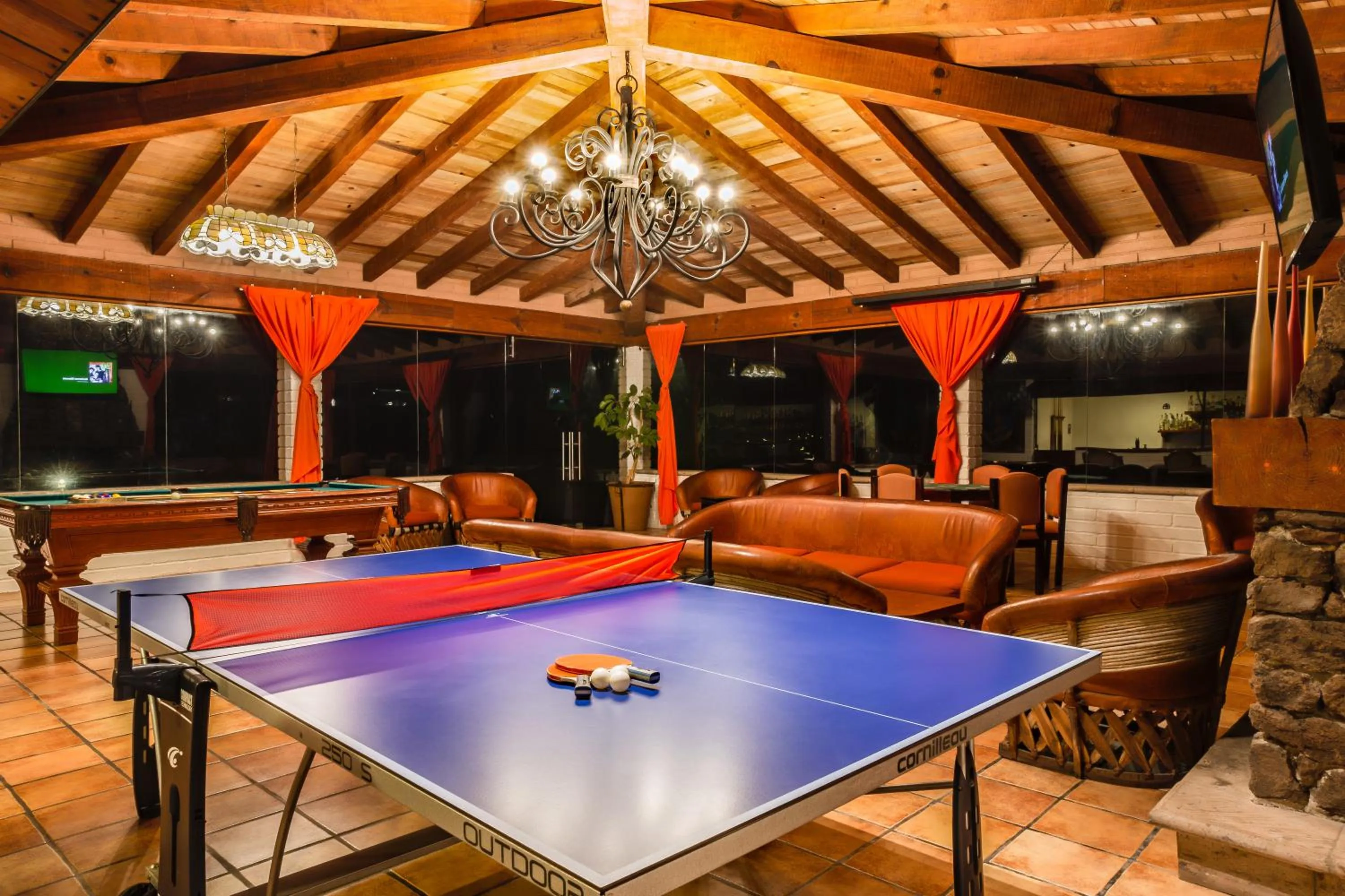 Billiard in Sierra Lago