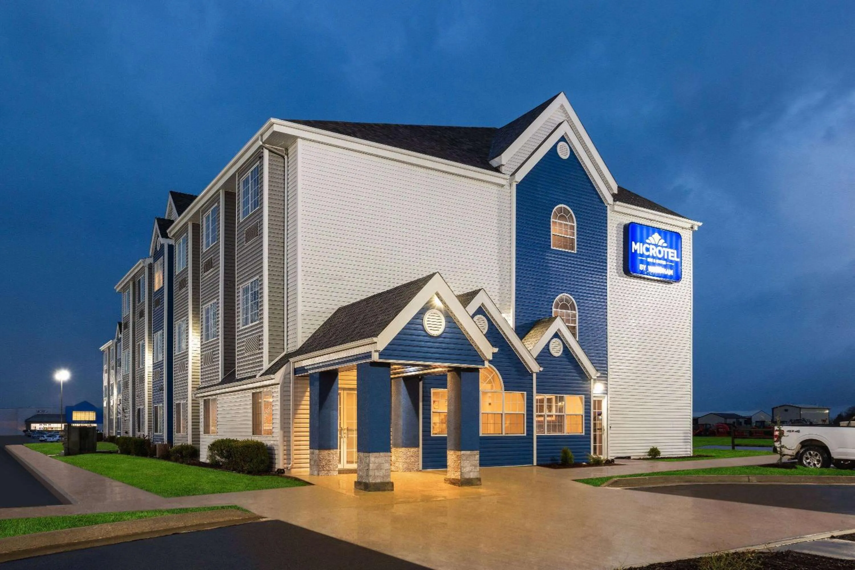 Property building in Microtel Inn and Suites Independence
