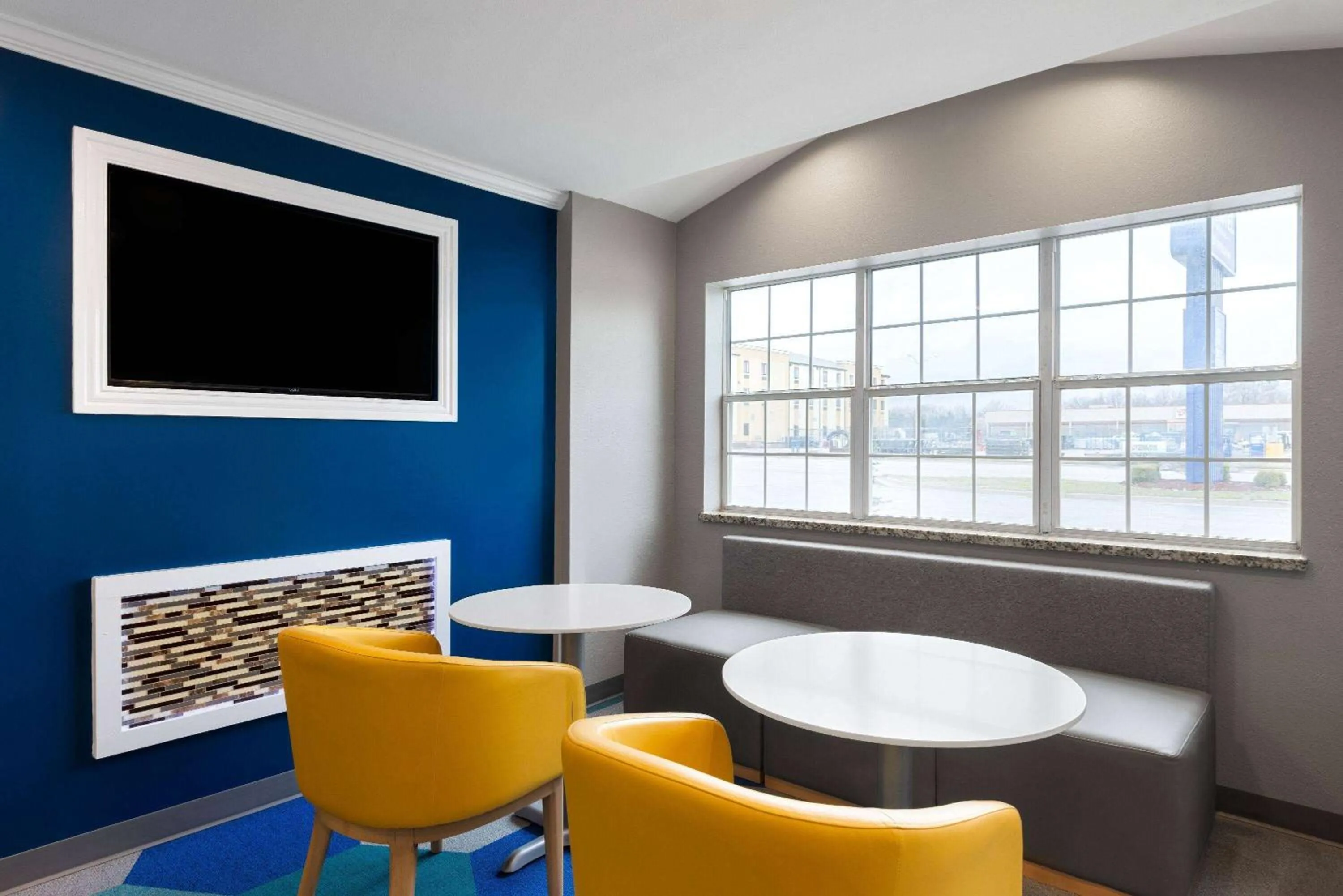 Lobby or reception in Microtel Inn and Suites Independence