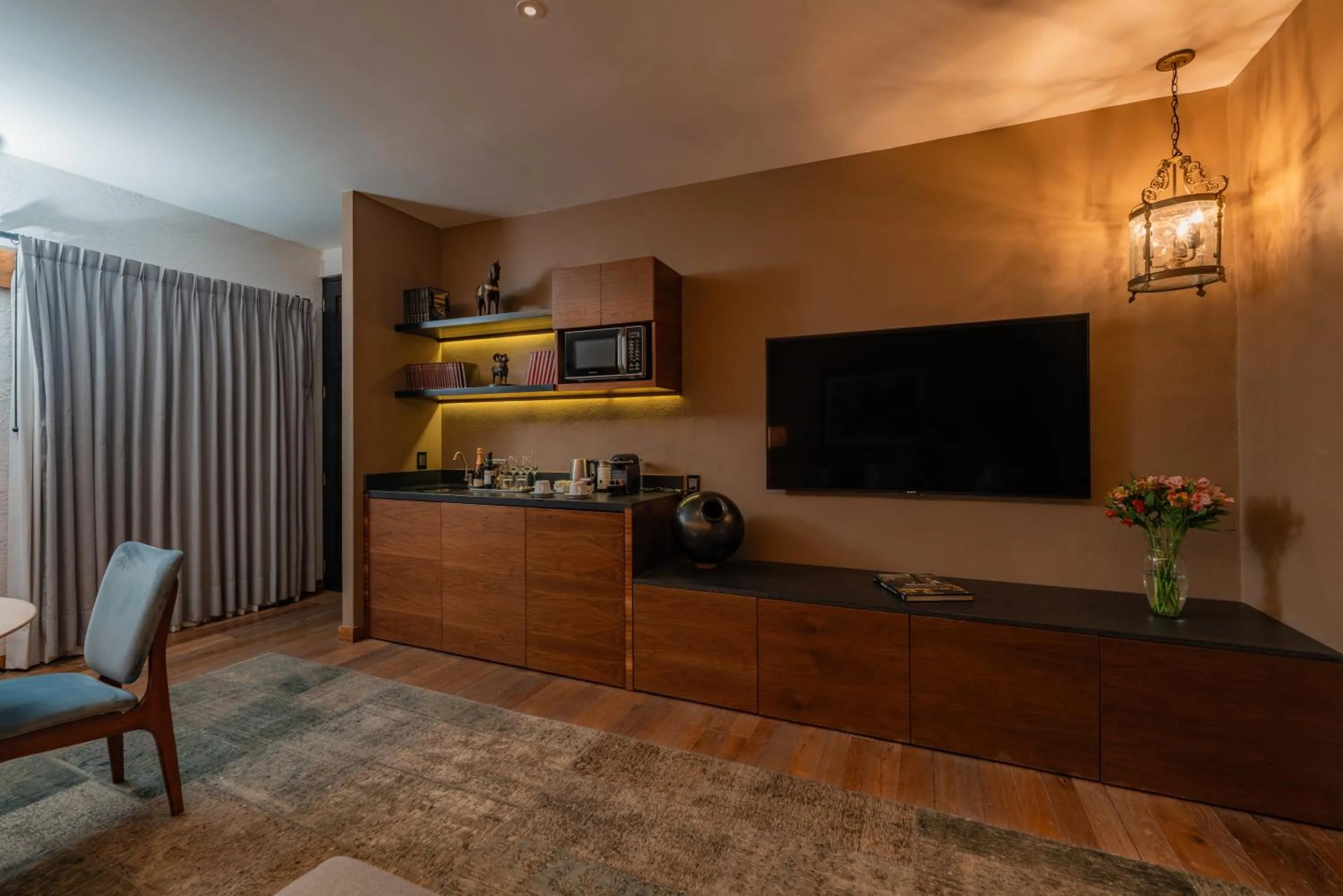 TV and multimedia in Antiguo Molino de San Jerónimo